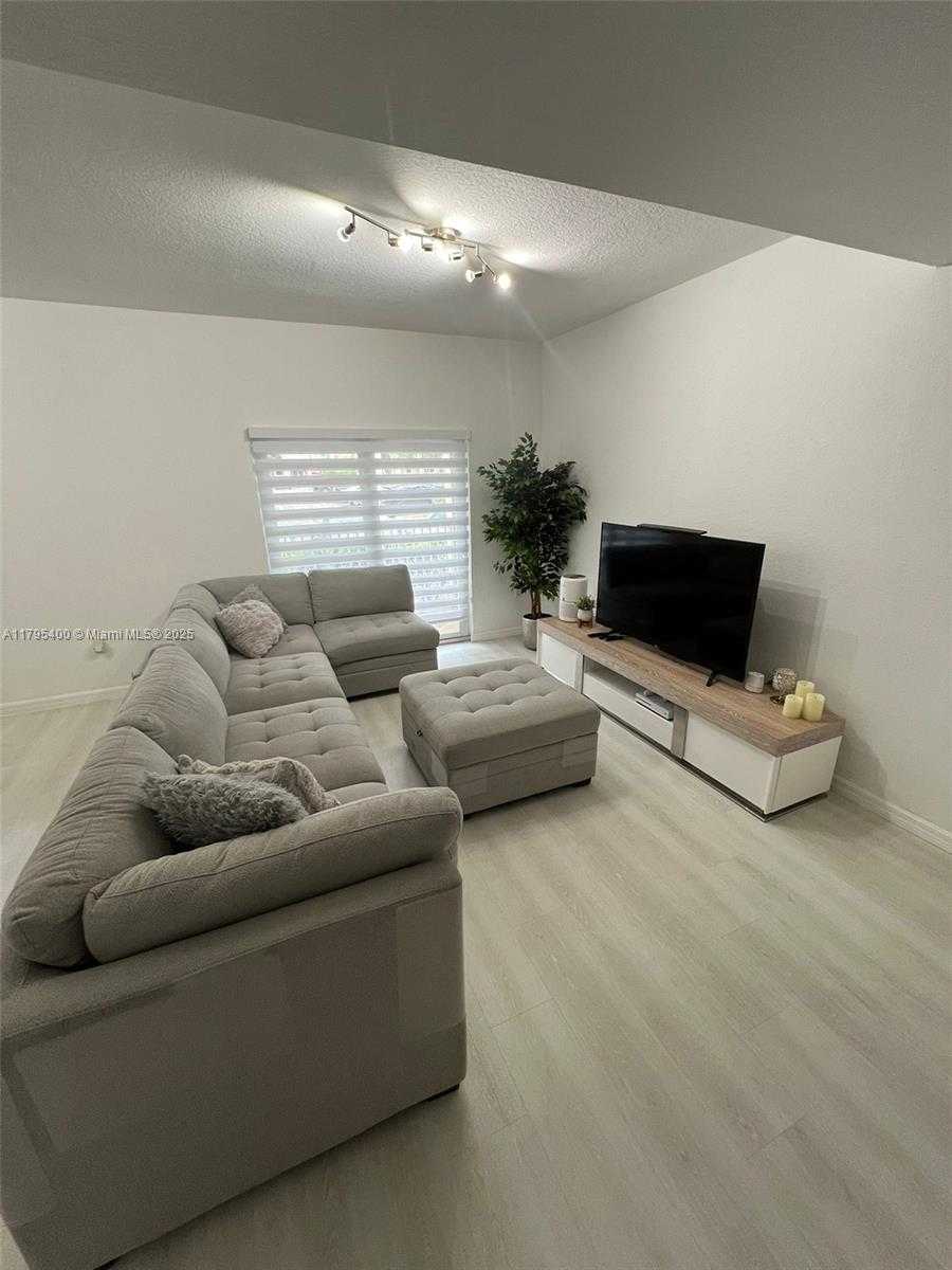 Small Image of 8899 NORTH WEST 107TH CT #109, Doral Number 13