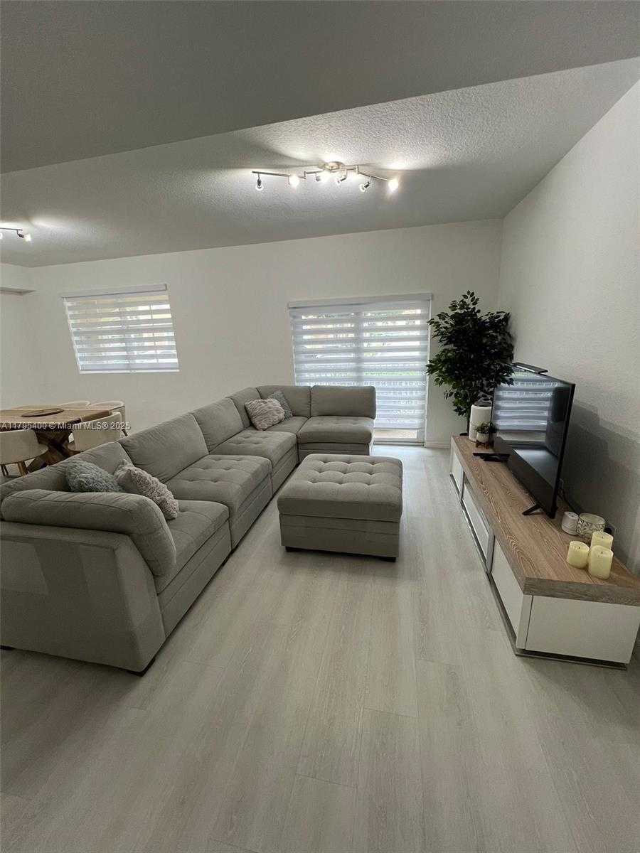 Small Image of 8899 NORTH WEST 107TH CT #109, Doral Number 14