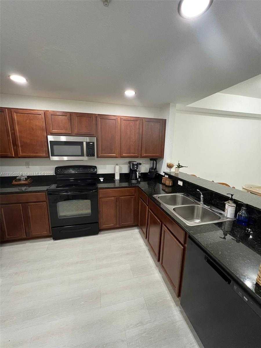 Small Image of 8899 NORTH WEST 107TH CT #109, Doral Number 5