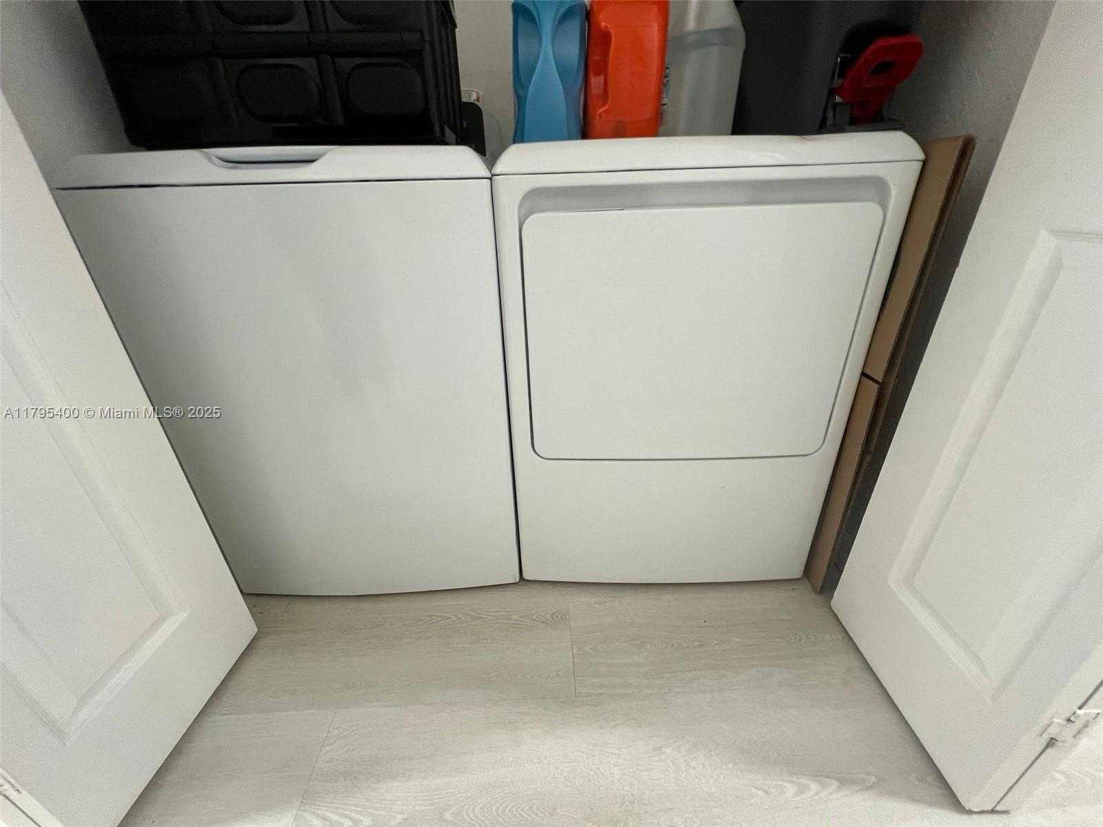 Small Image of 8899 NORTH WEST 107TH CT #109, Doral Number 7