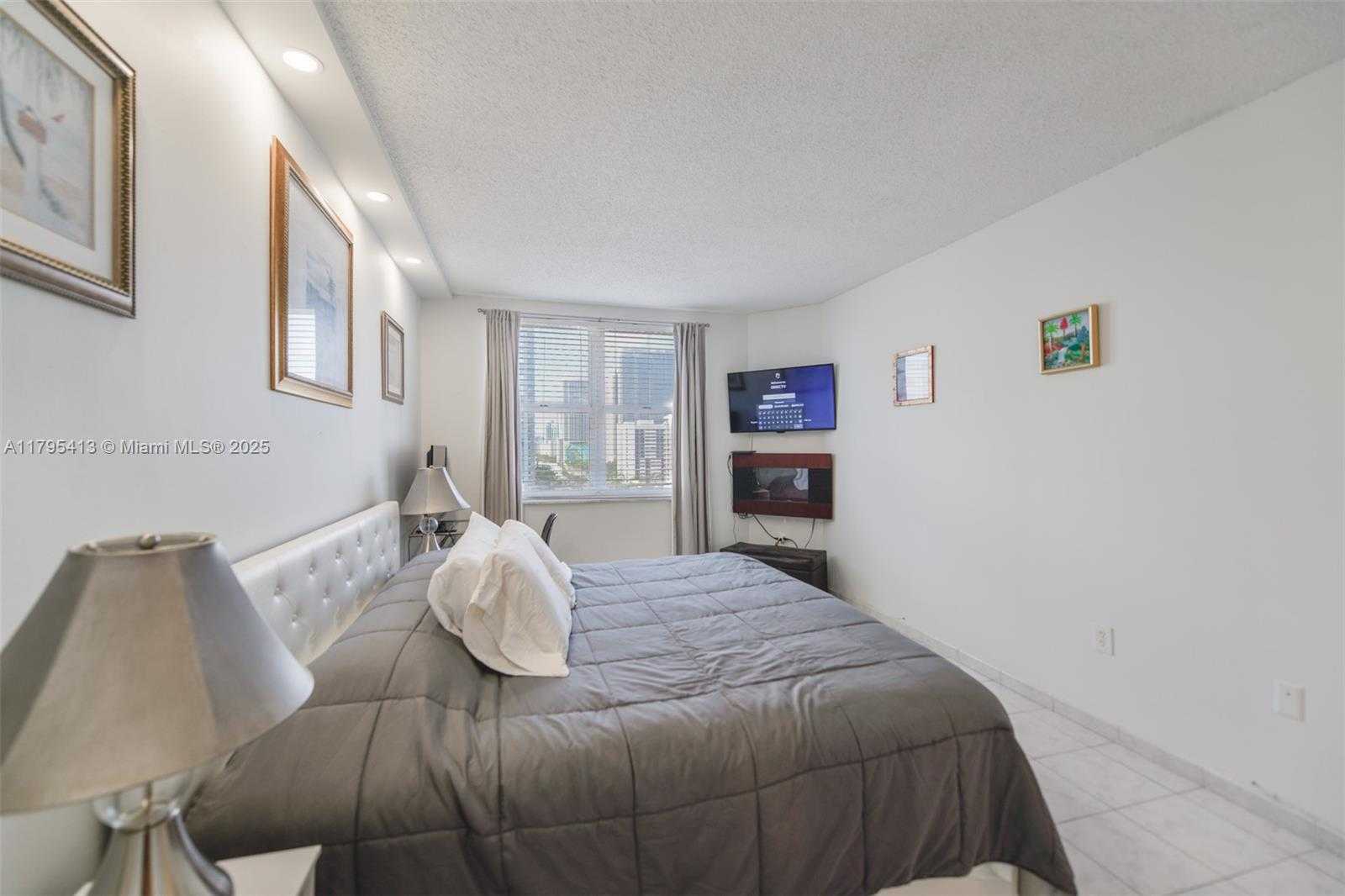 Small Image of 1985 SOUTH OCEAN DR #11M, Hallandale Beach Number 14