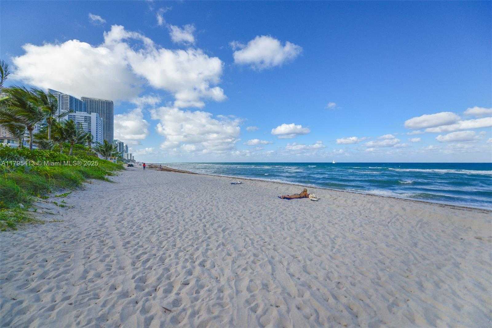 Small Image of 1985 SOUTH OCEAN DR #11M, Hallandale Beach Number 31