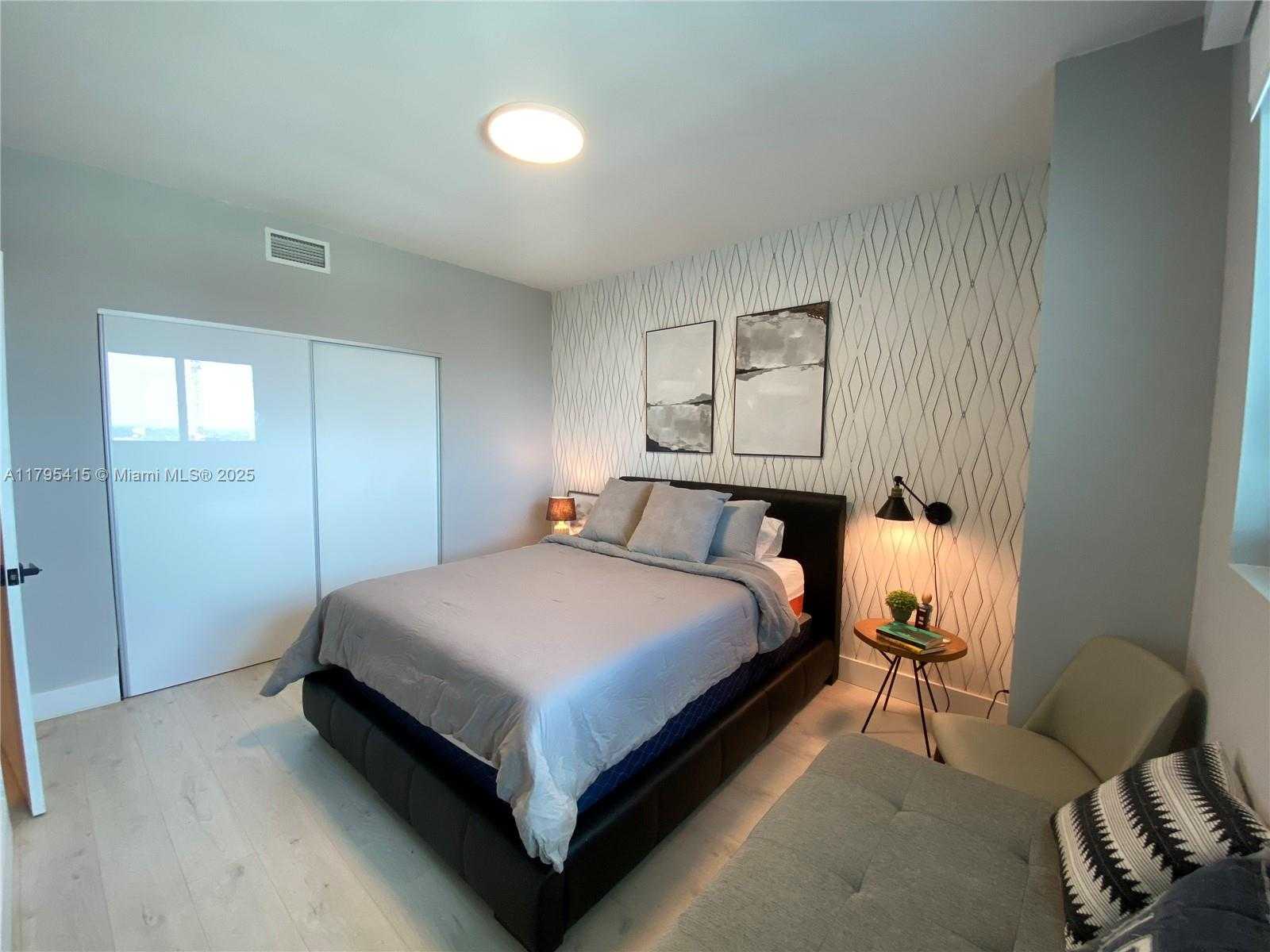 Small Image of 888 BISCAYNE BLVD #2405, Miami Number 12