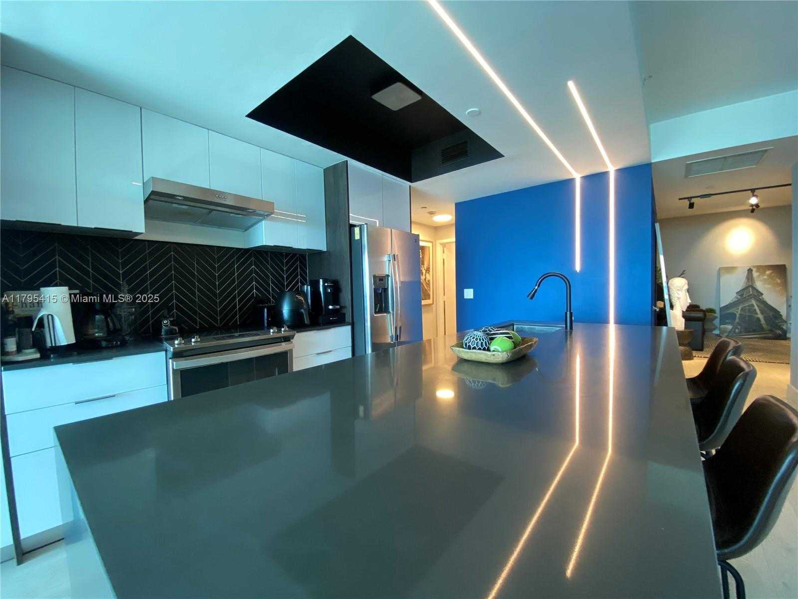 Small Image of 888 BISCAYNE BLVD #2405, Miami Number 13