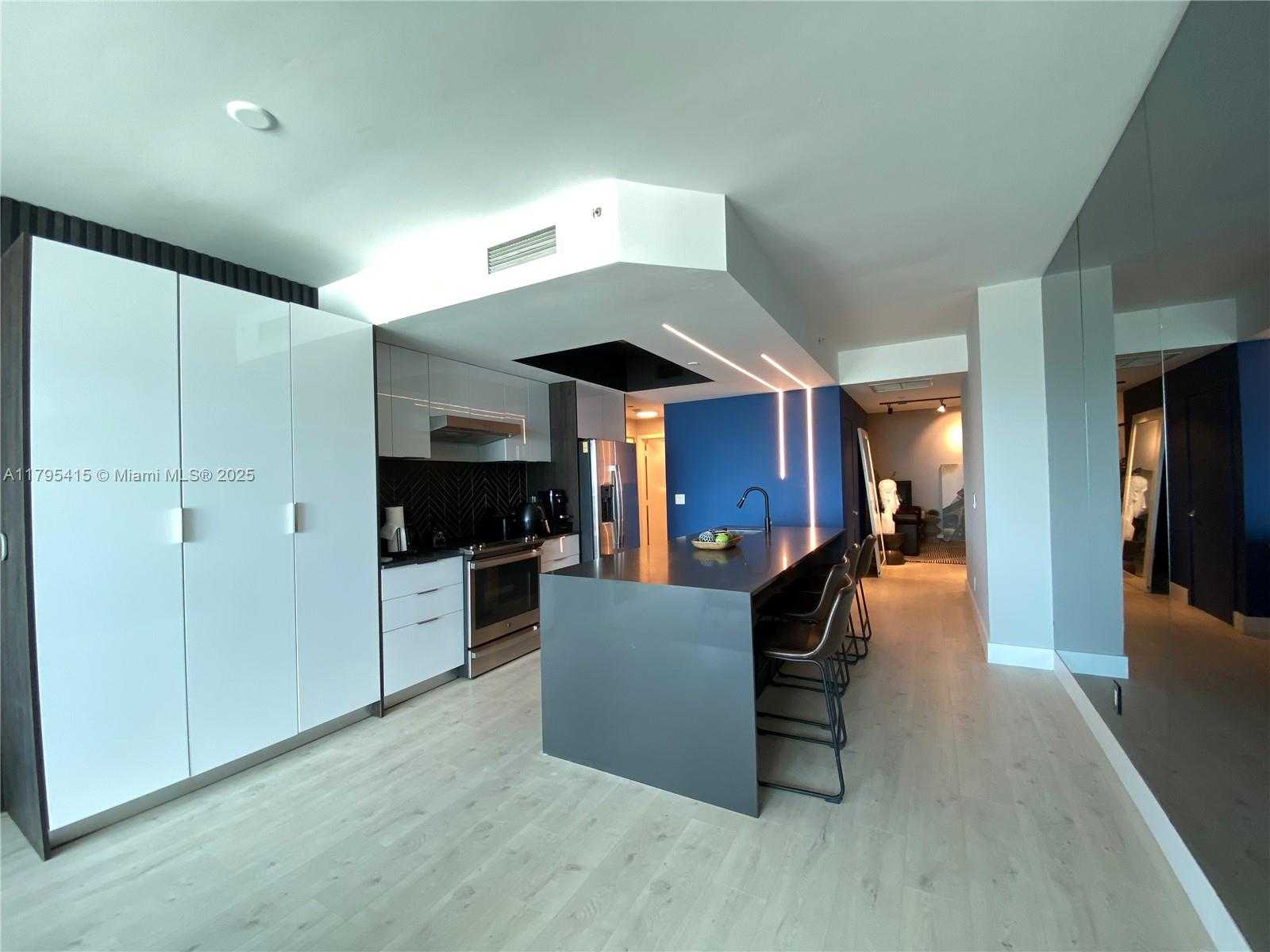 Small Image of 888 BISCAYNE BLVD #2405, Miami Number 14