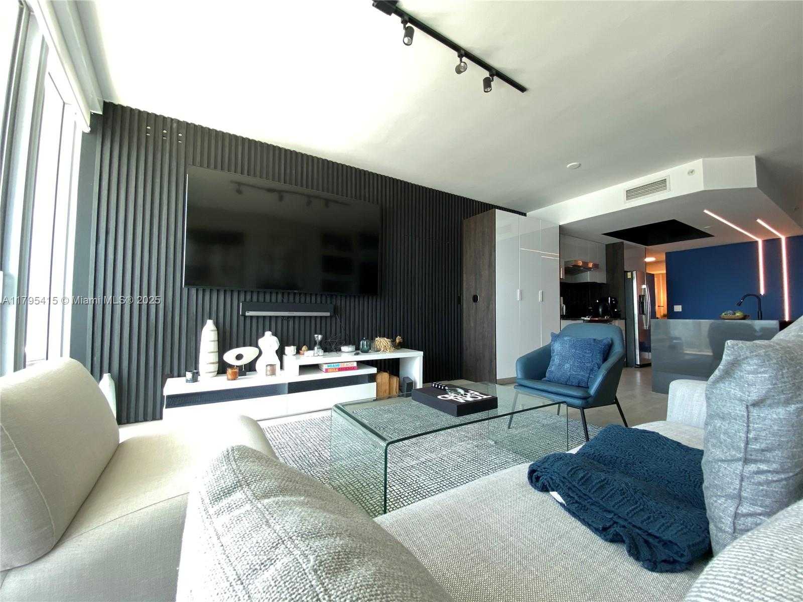 Small Image of 888 BISCAYNE BLVD #2405, Miami Number 17