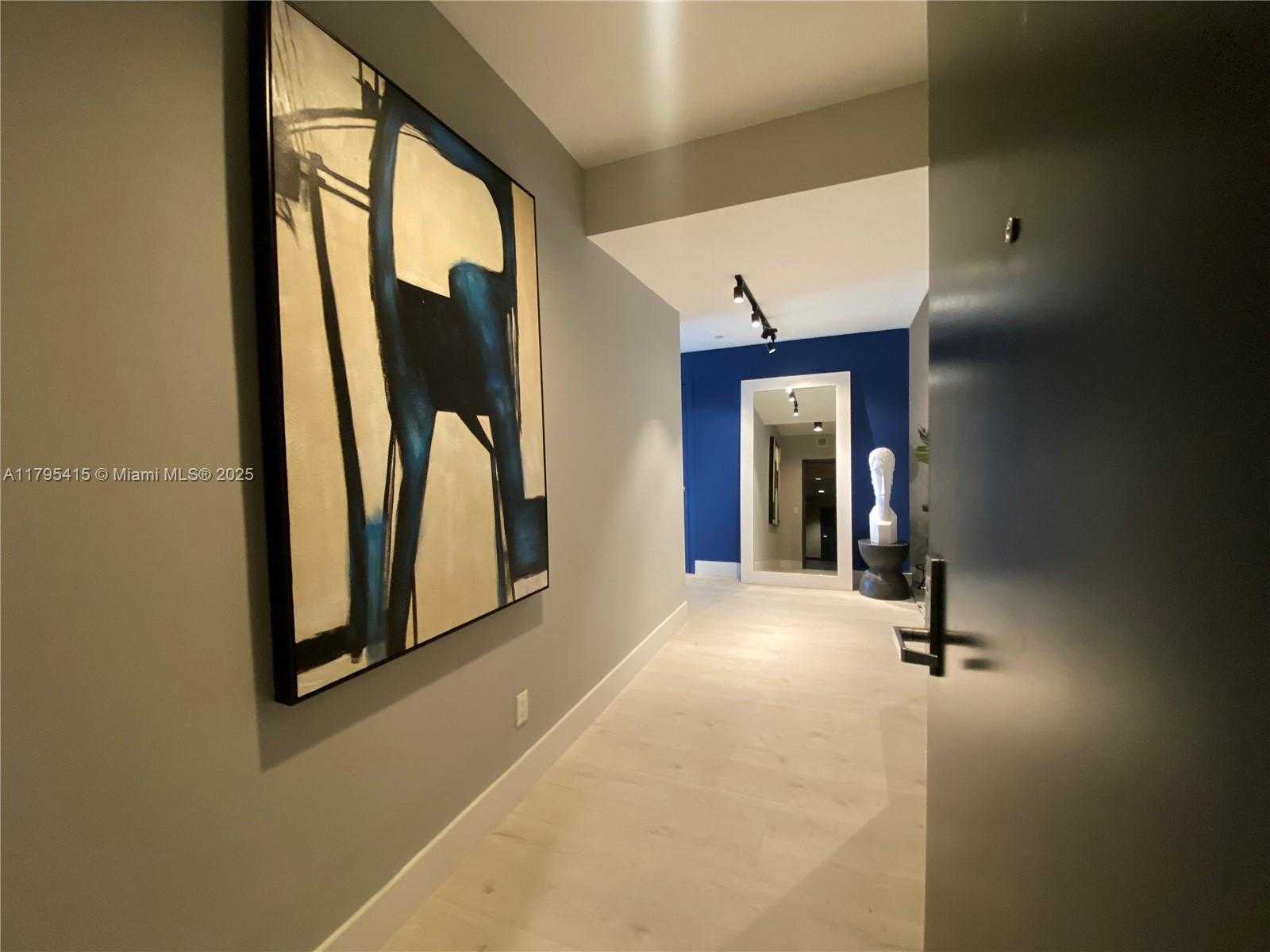Small Image of 888 BISCAYNE BLVD #2405, Miami Number 2
