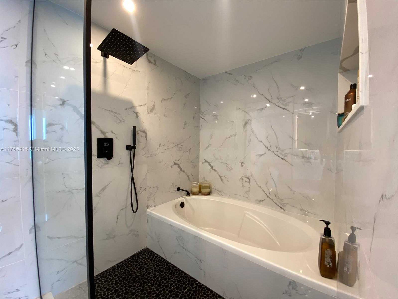 Small Image of 888 BISCAYNE BLVD #2405, Miami Number 24