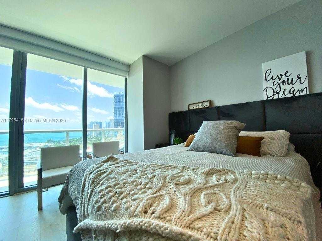 Small Image of 888 BISCAYNE BLVD #2405, Miami Number 27
