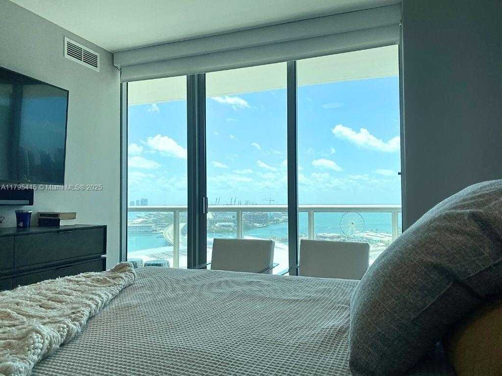Small Image of 888 BISCAYNE BLVD #2405, Miami Number 30
