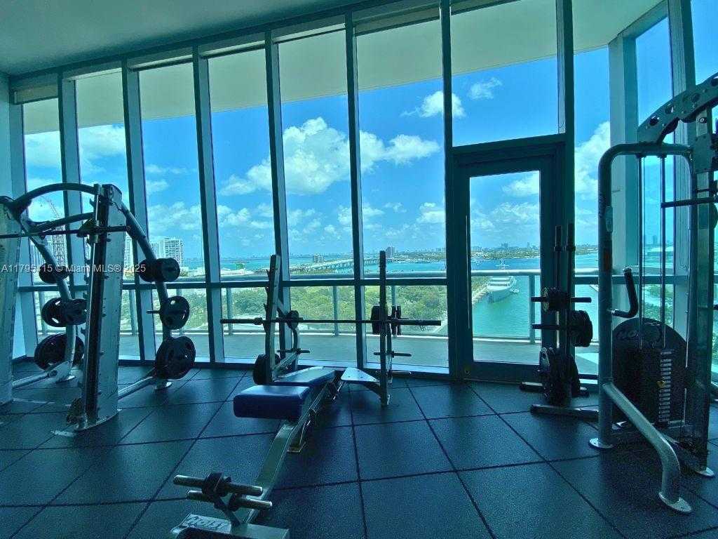 Small Image of 888 BISCAYNE BLVD #2405, Miami Number 34
