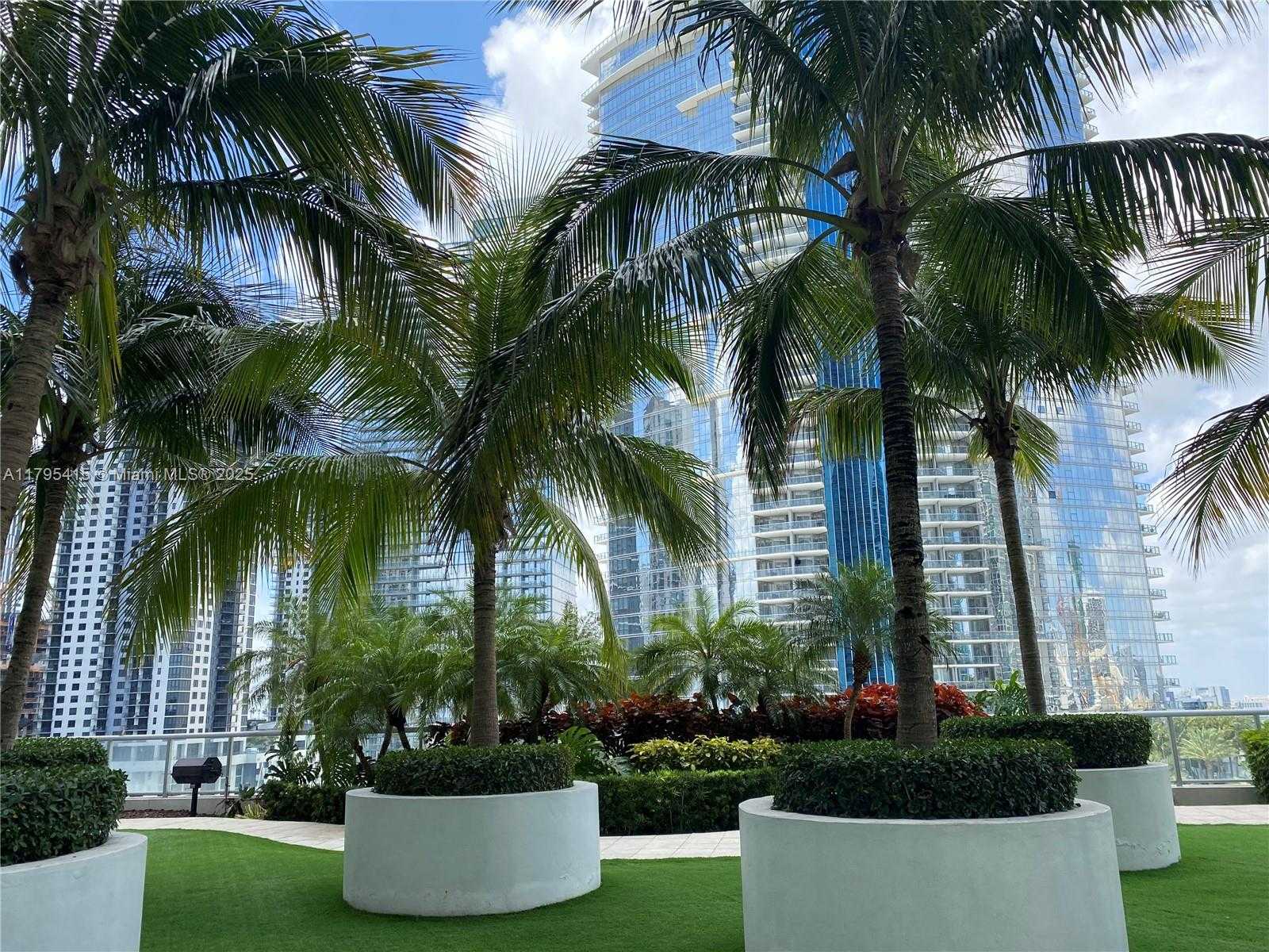 Small Image of 888 BISCAYNE BLVD #2405, Miami Number 41