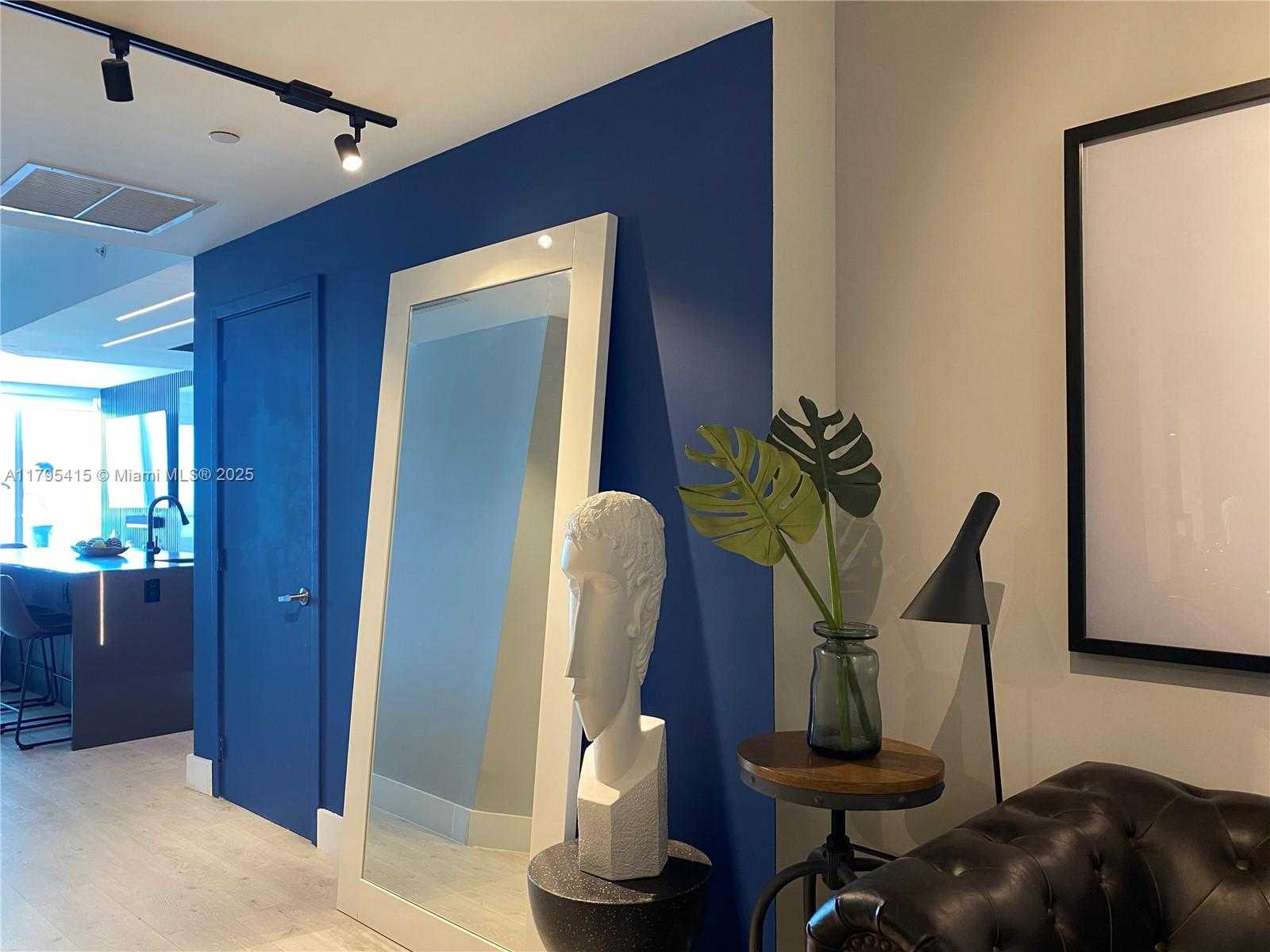 Small Image of 888 BISCAYNE BLVD #2405, Miami Number 7