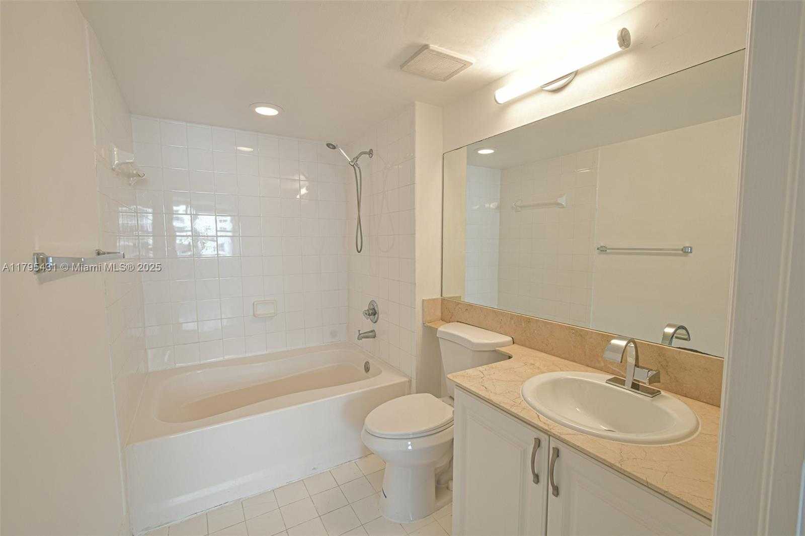 Small Image of 1155 BRICKELL BAY DR #2808, Miami Number 11