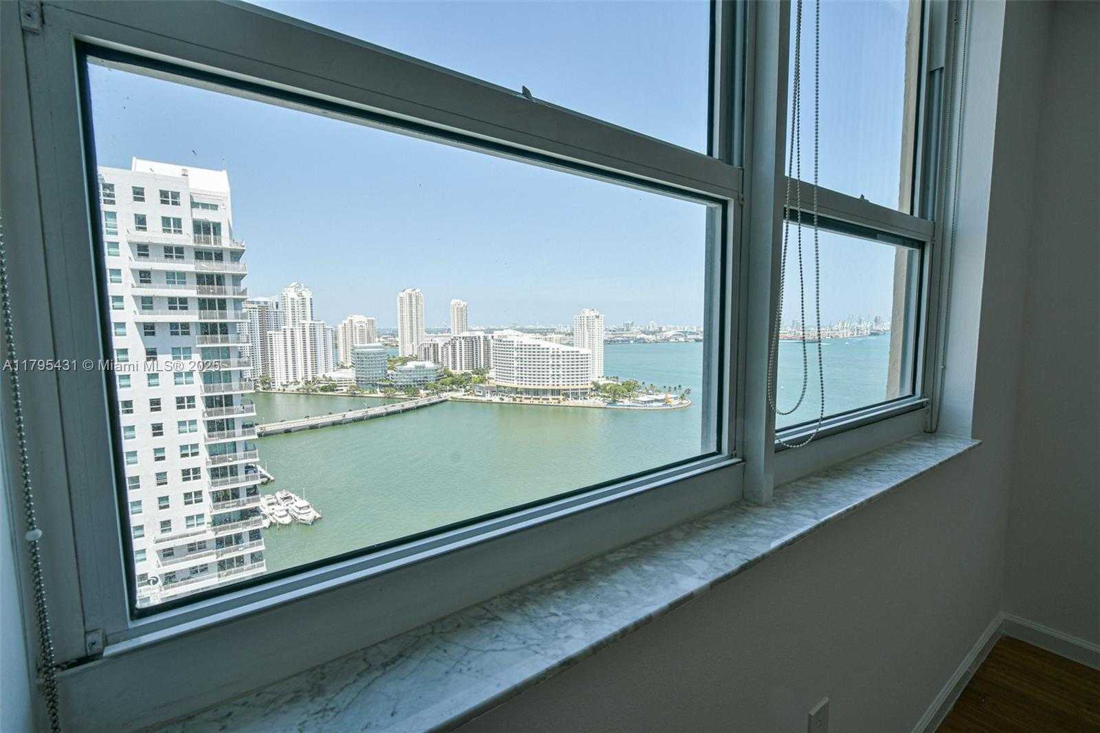 Small Image of 1155 BRICKELL BAY DR #2808, Miami Number 12
