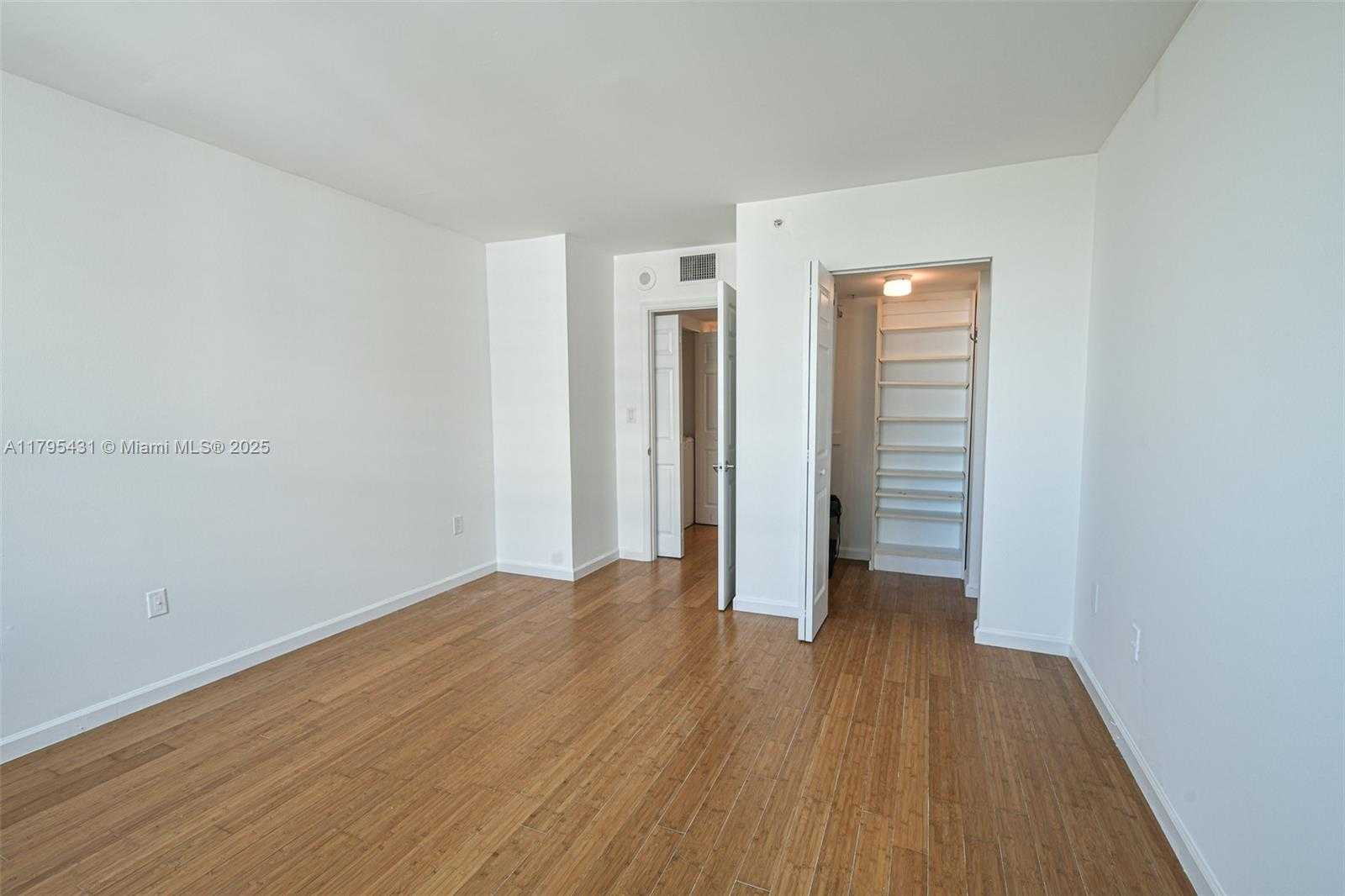 Small Image of 1155 BRICKELL BAY DR #2808, Miami Number 9