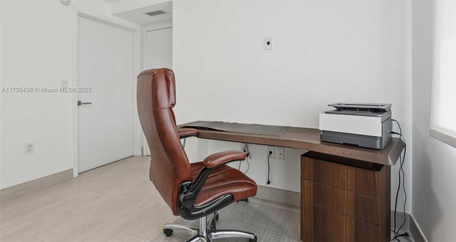 Imagen de Pequeño Objeto