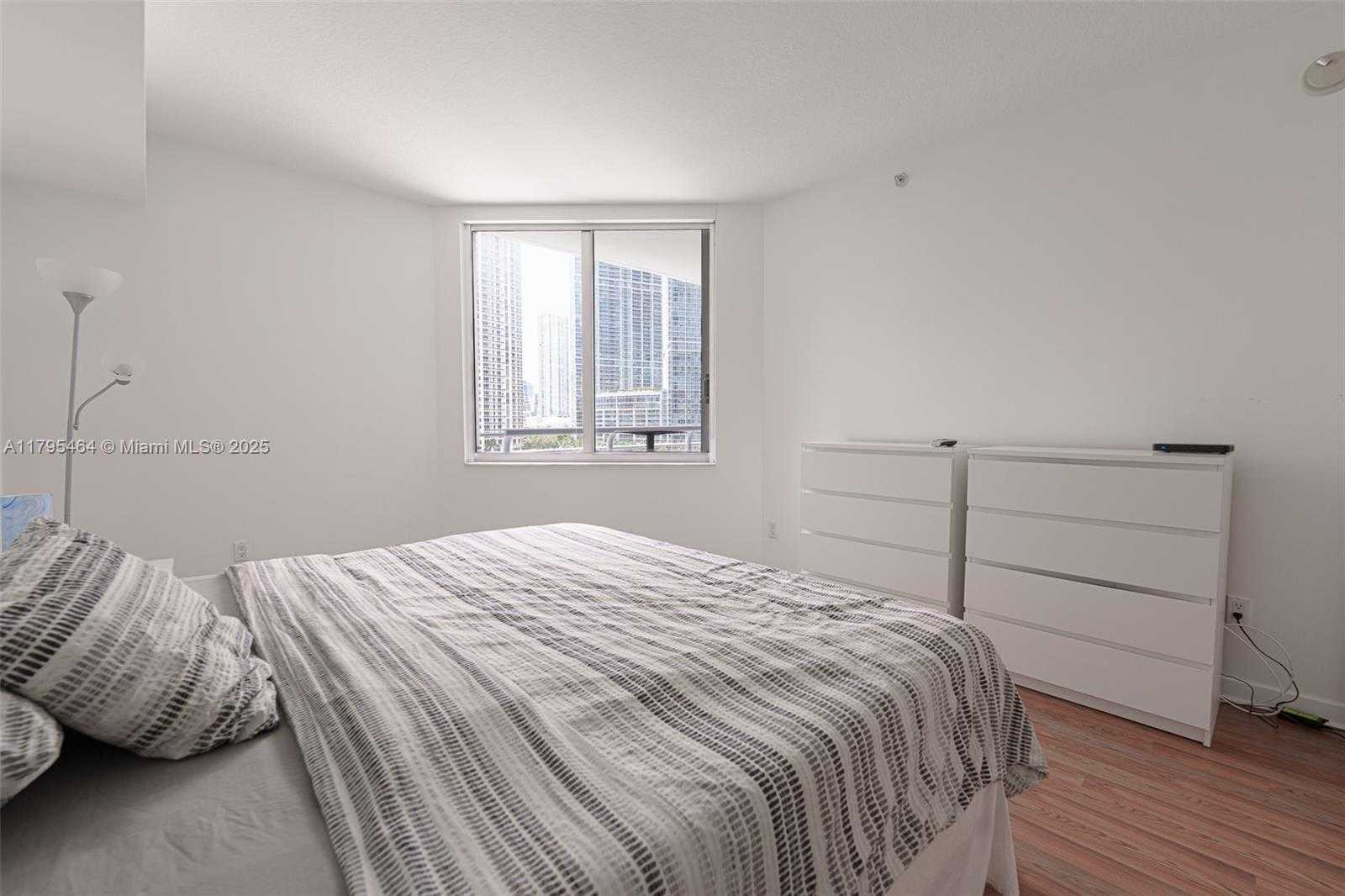 Small Image of 325 SOUTH BISCAYNE BLVD #821, Miami Number 15