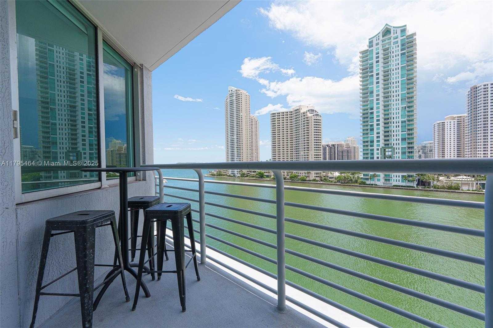 Small Image of 325 SOUTH BISCAYNE BLVD #821, Miami Number 5