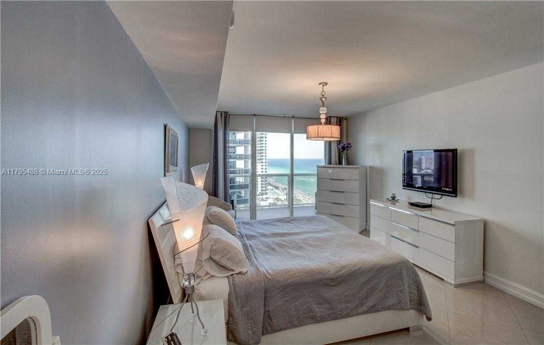 Small Image of 1830 SOUTH OCEAN DR #1708, Hallandale Beach Number 5