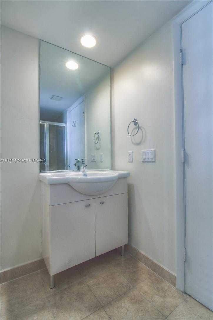 Small Image of 1830 SOUTH OCEAN DR #1708, Hallandale Beach Number 6