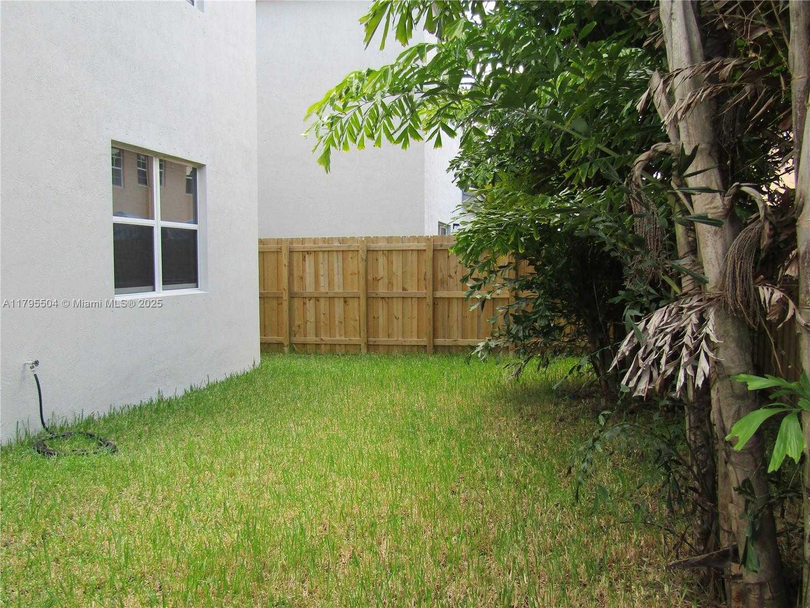 Small Image of 1414 SOUTH EAST 26TH TER, Homestead Number 22