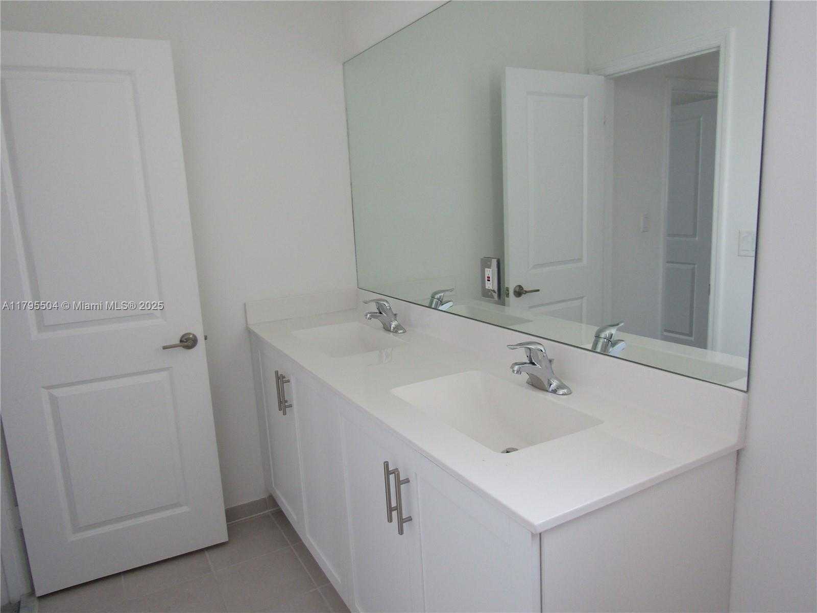 Small Image of 1414 SOUTH EAST 26TH TER, Homestead Number 47
