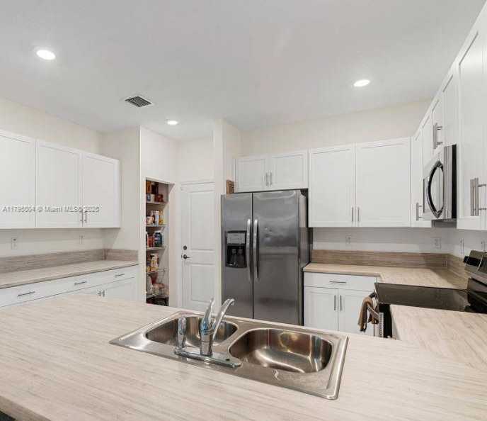 Small Image of 1414 SOUTH EAST 26TH TER, Homestead Number 6