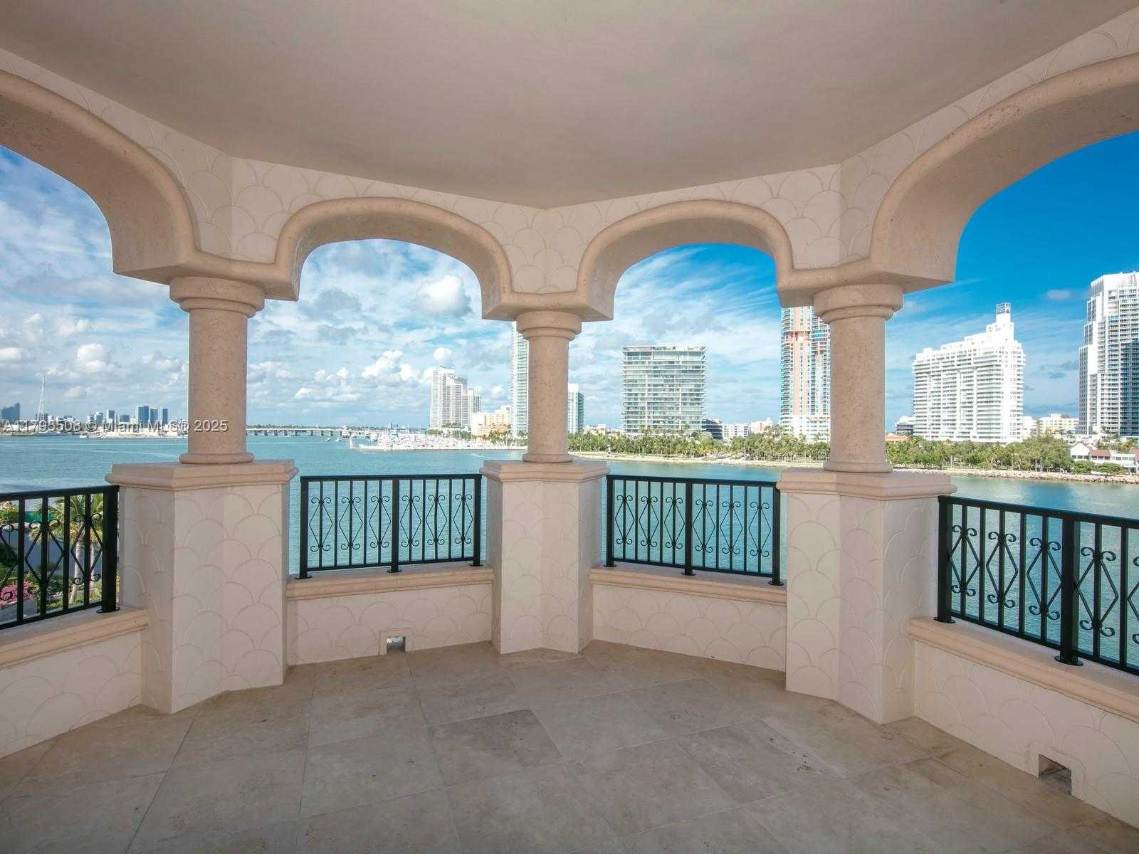 Small Image of 7141 FISHER ISLAND DR #7141, Miami Beach Number 3