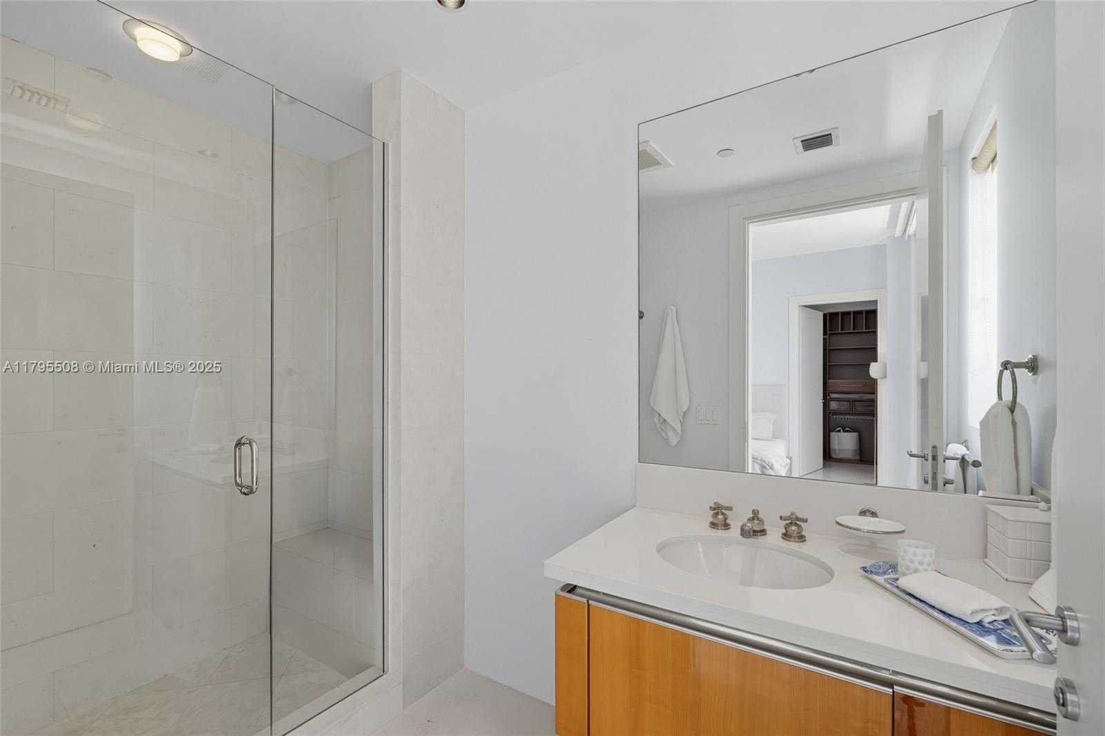 Small Image of 7141 FISHER ISLAND DR #7141, Miami Beach Number 76