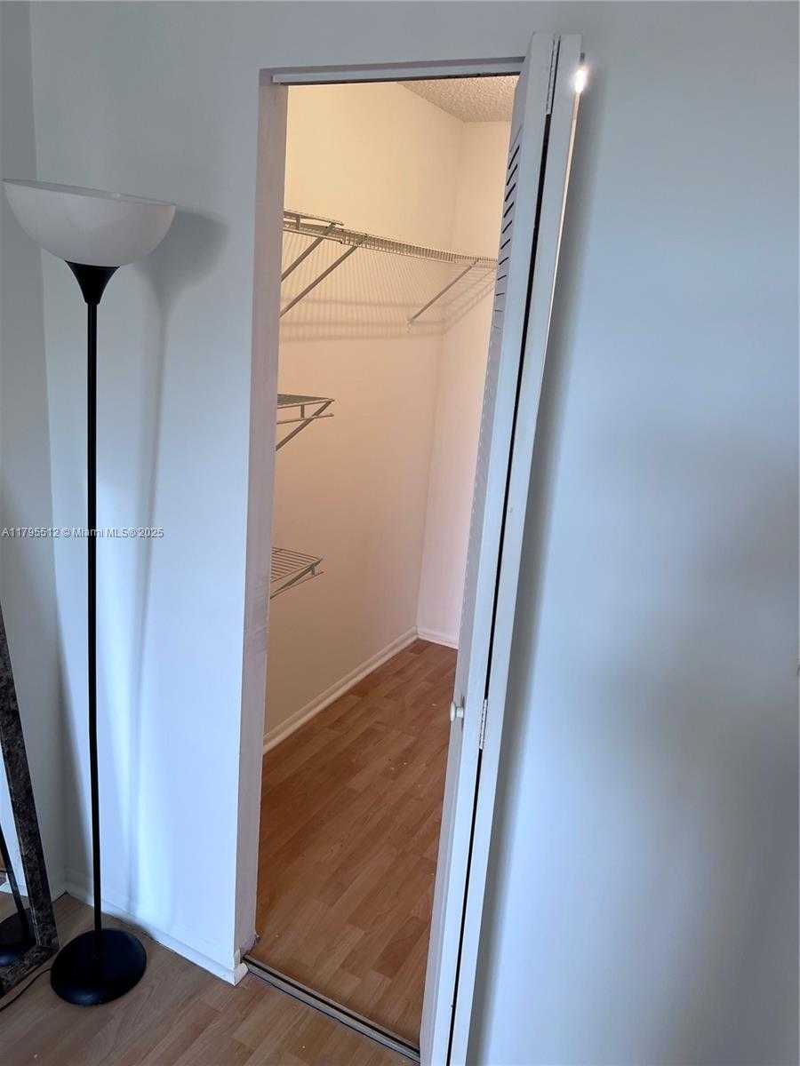 Small Image of 16950 WEST DIXIE HWY #A323, North Miami Beach Number 11