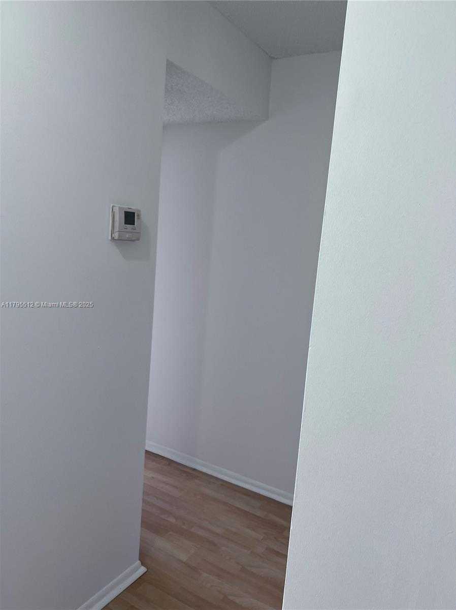 Small Image of 16950 WEST DIXIE HWY #A323, North Miami Beach Number 9