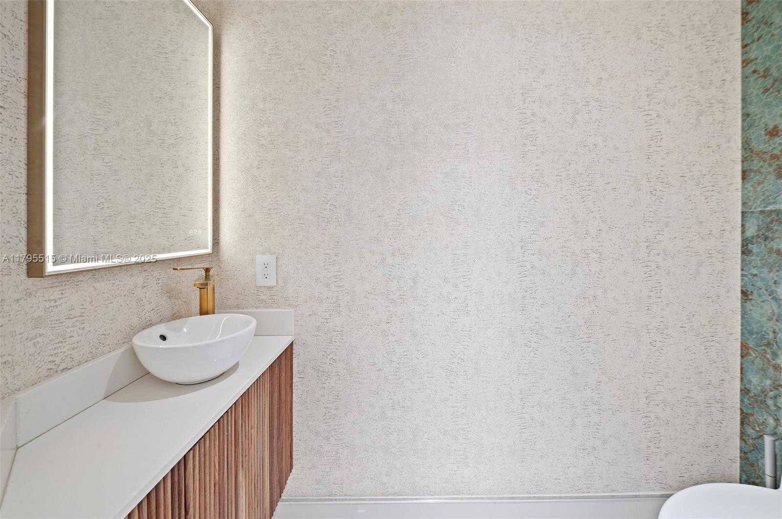 Small Image of 650 NORTH EAST 32ND ST #4101, Miami Number 18