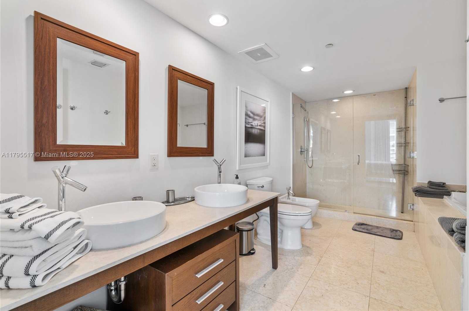 Small Image of 495 BRICKELL AVE #4510, Miami Number 20