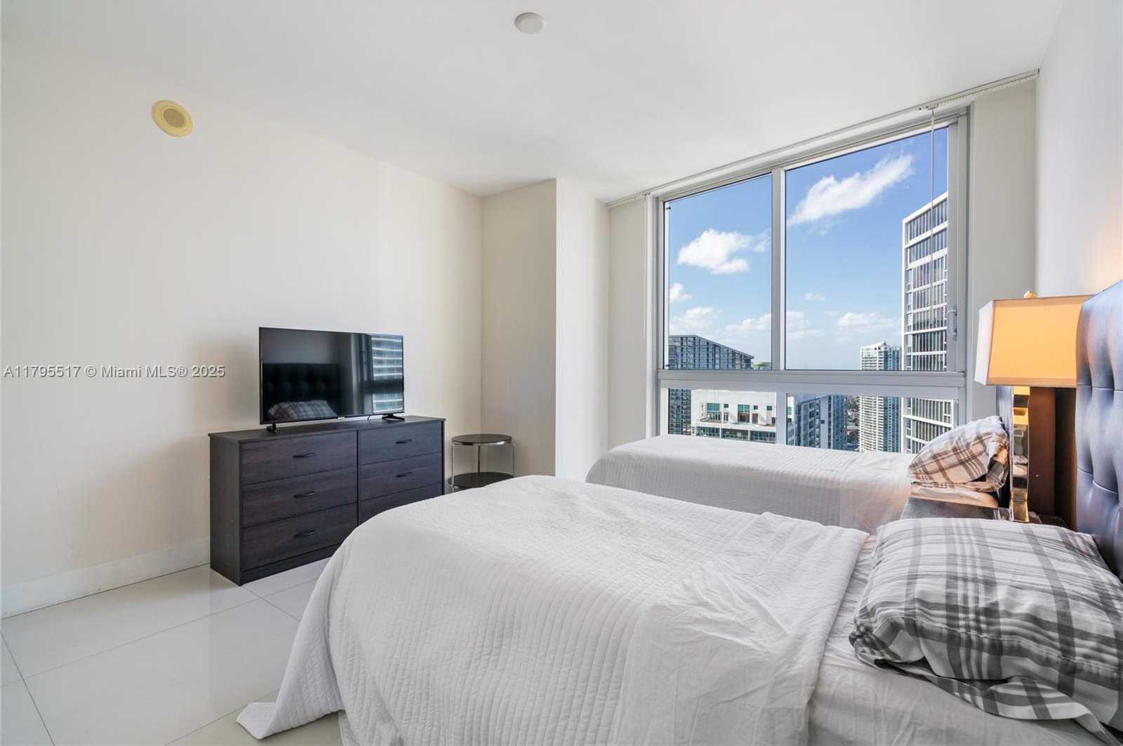 Small Image of 495 BRICKELL AVE #4510, Miami Number 25