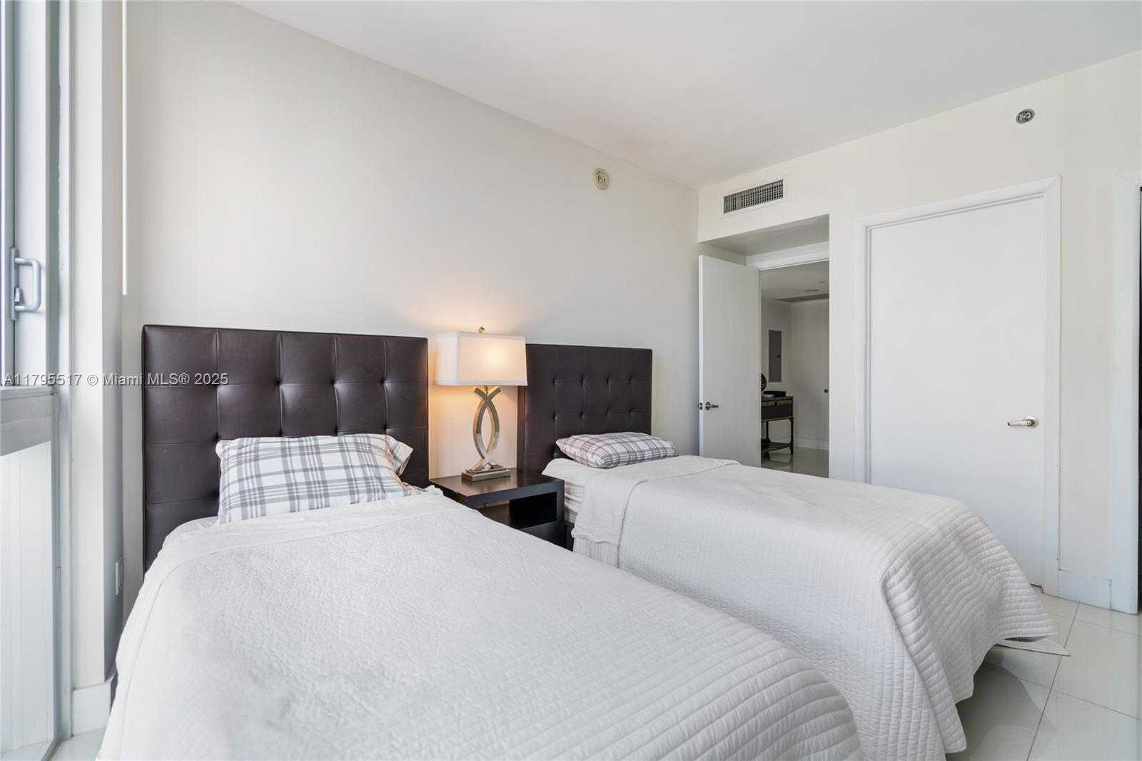 Small Image of 495 BRICKELL AVE #4510, Miami Number 27