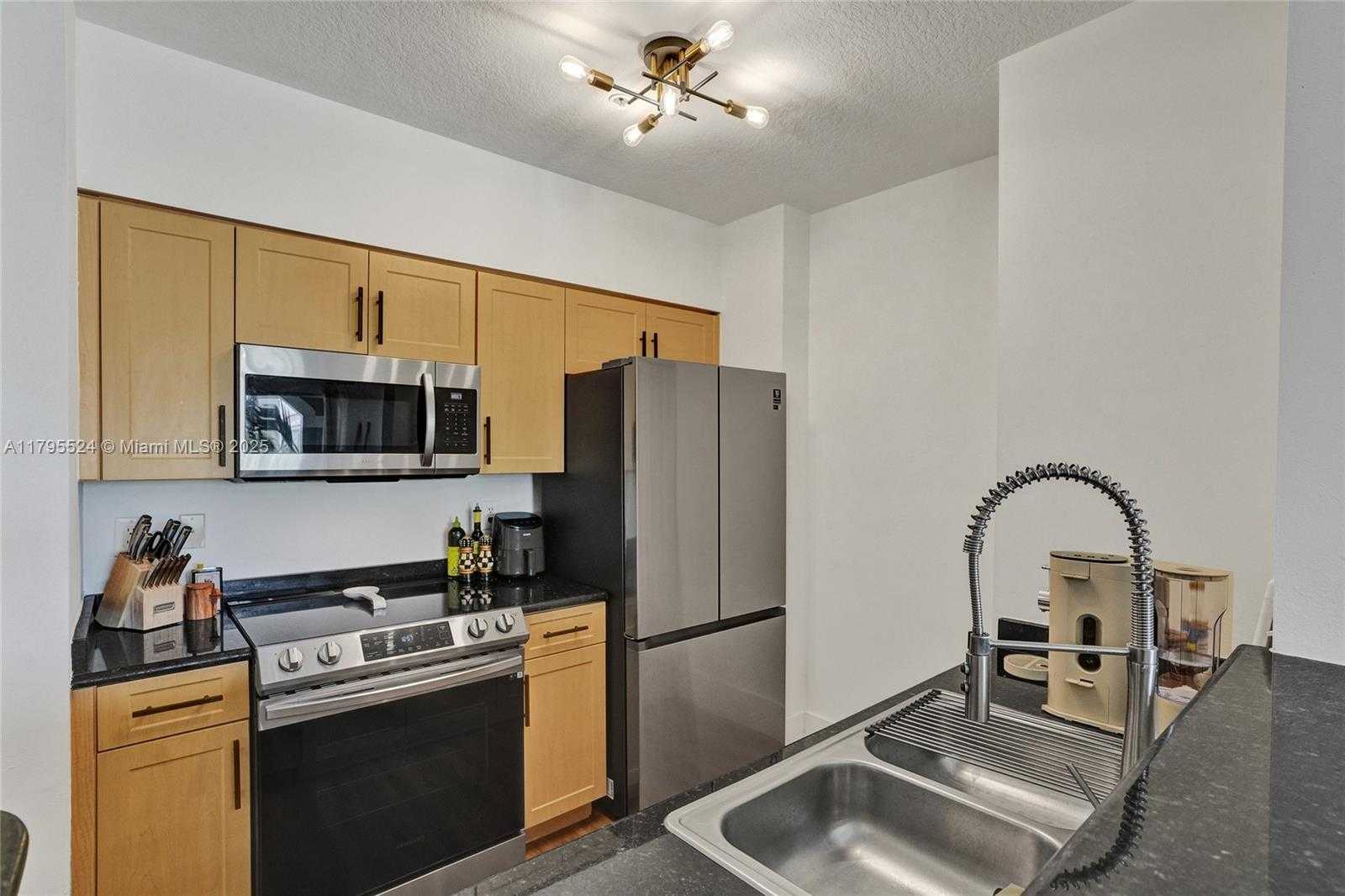 Small Image of 6841 SOUTH WEST 44TH ST #305, Miami Number 12