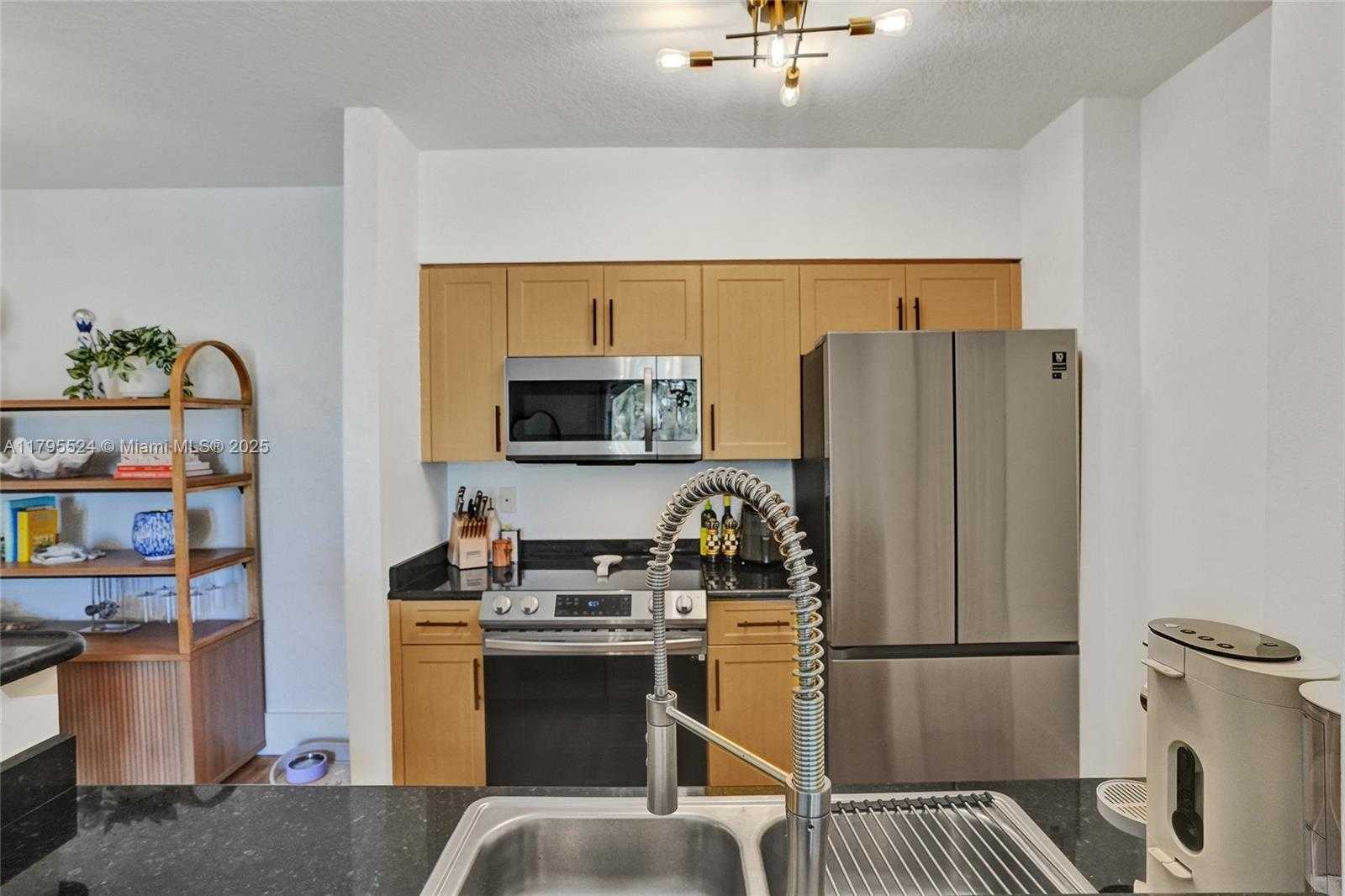 Small Image of 6841 SOUTH WEST 44TH ST #305, Miami Number 13