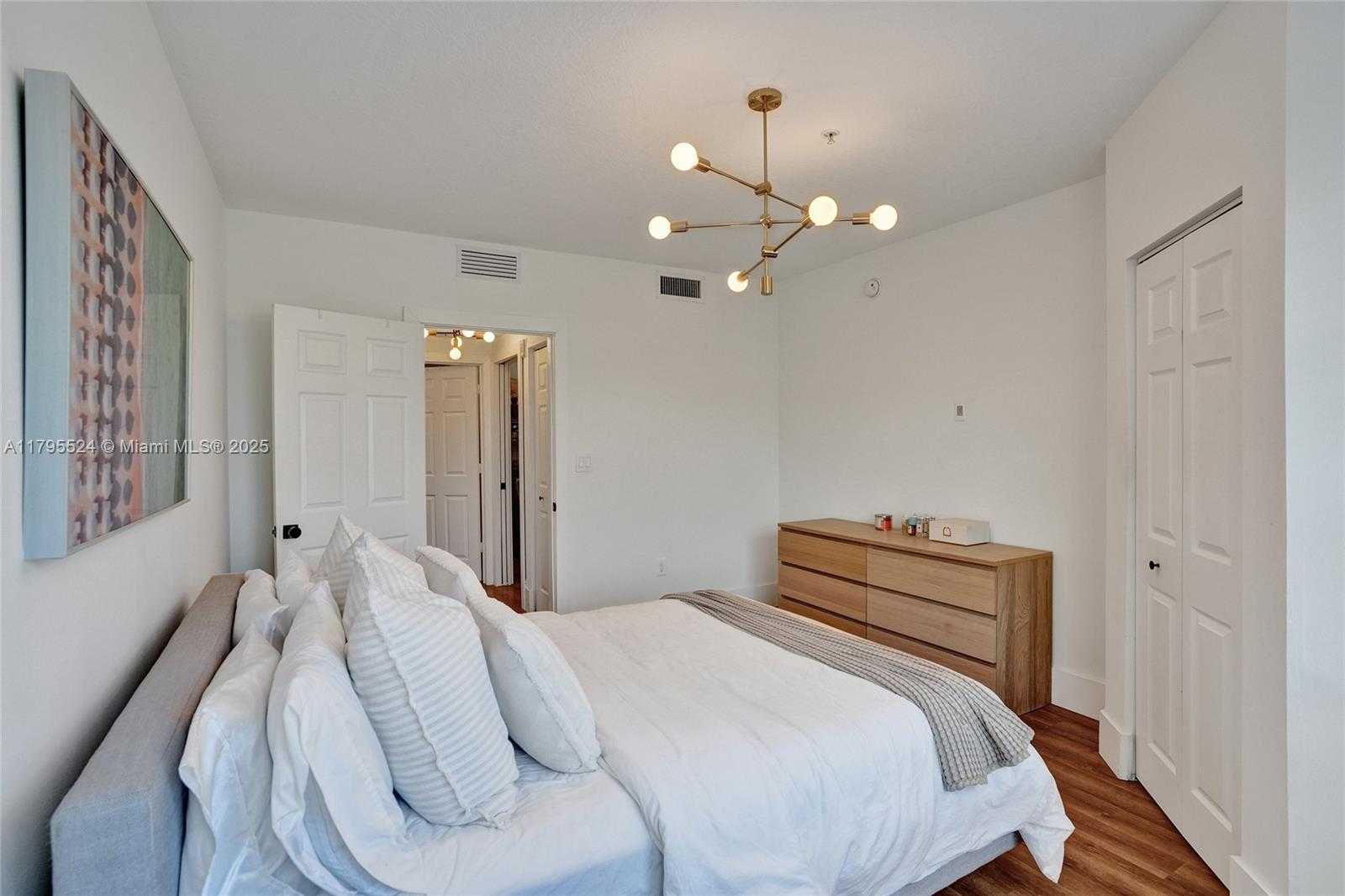 Small Image of 6841 SOUTH WEST 44TH ST #305, Miami Number 19