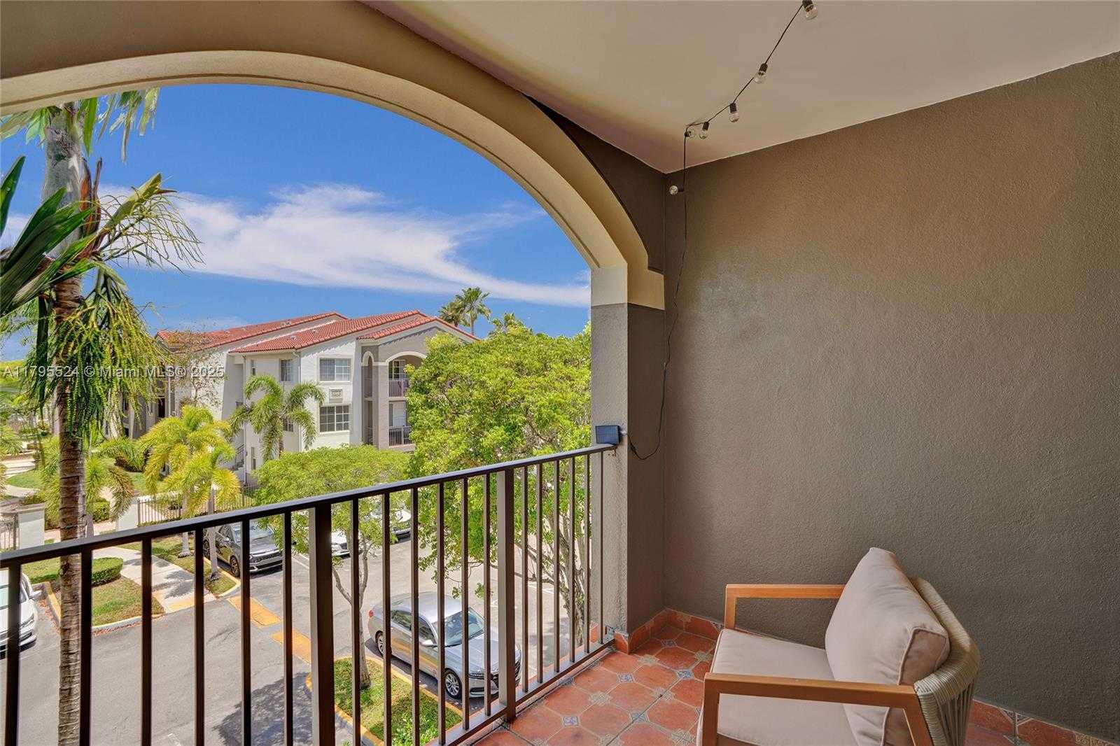 Small Image of 6841 SOUTH WEST 44TH ST #305, Miami Number 25