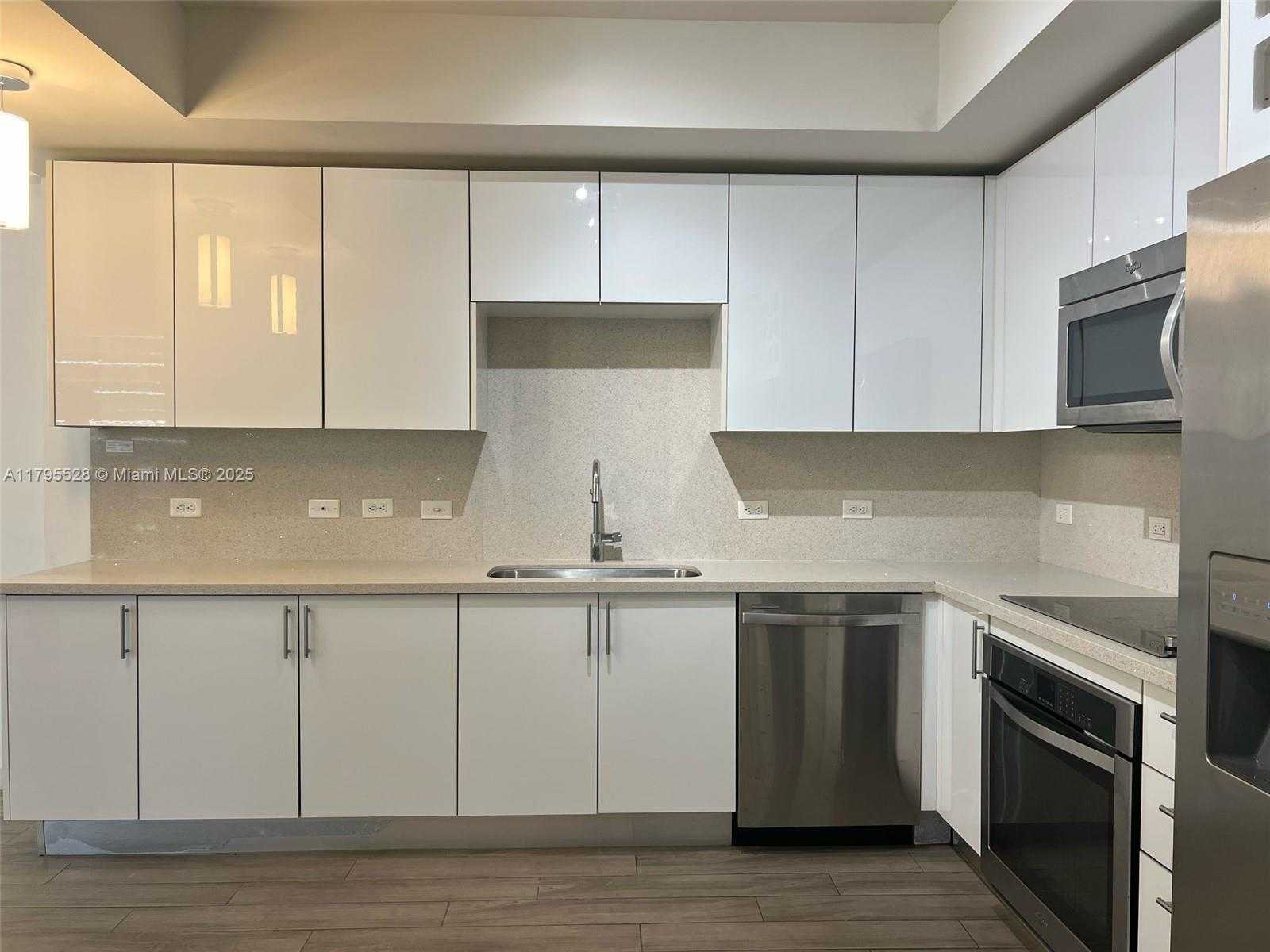 Small Image of 999 SOUTH WEST 1ST AVE #1601, Miami Number 3
