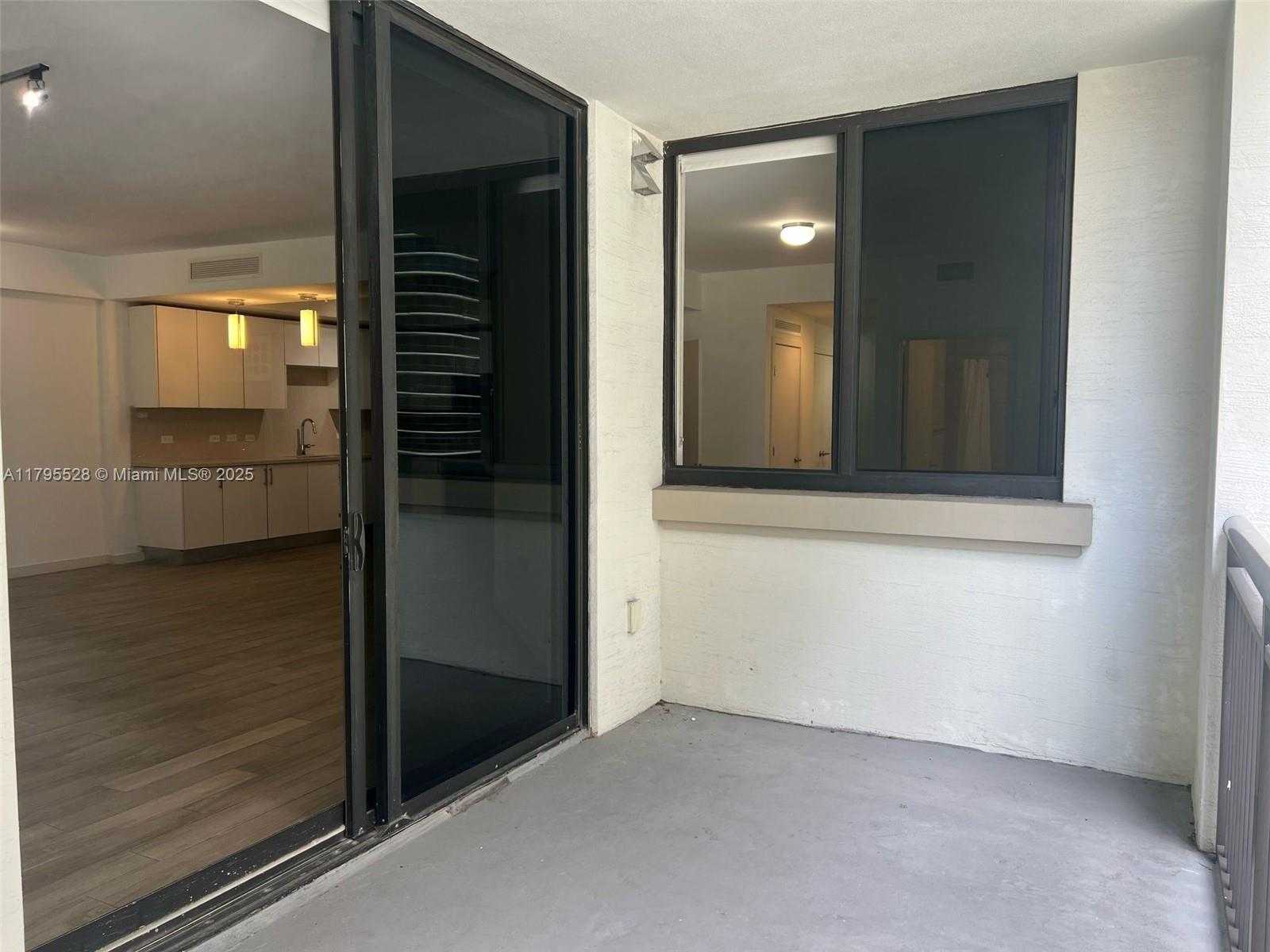 Small Image of 999 SOUTH WEST 1ST AVE #1601, Miami Number 5