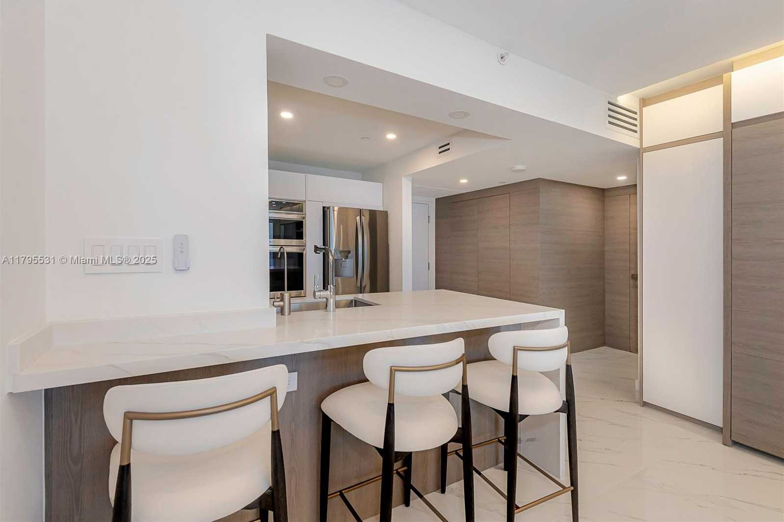 Small Image of 2301 COLLINS AVE #825, Miami Beach Number 12