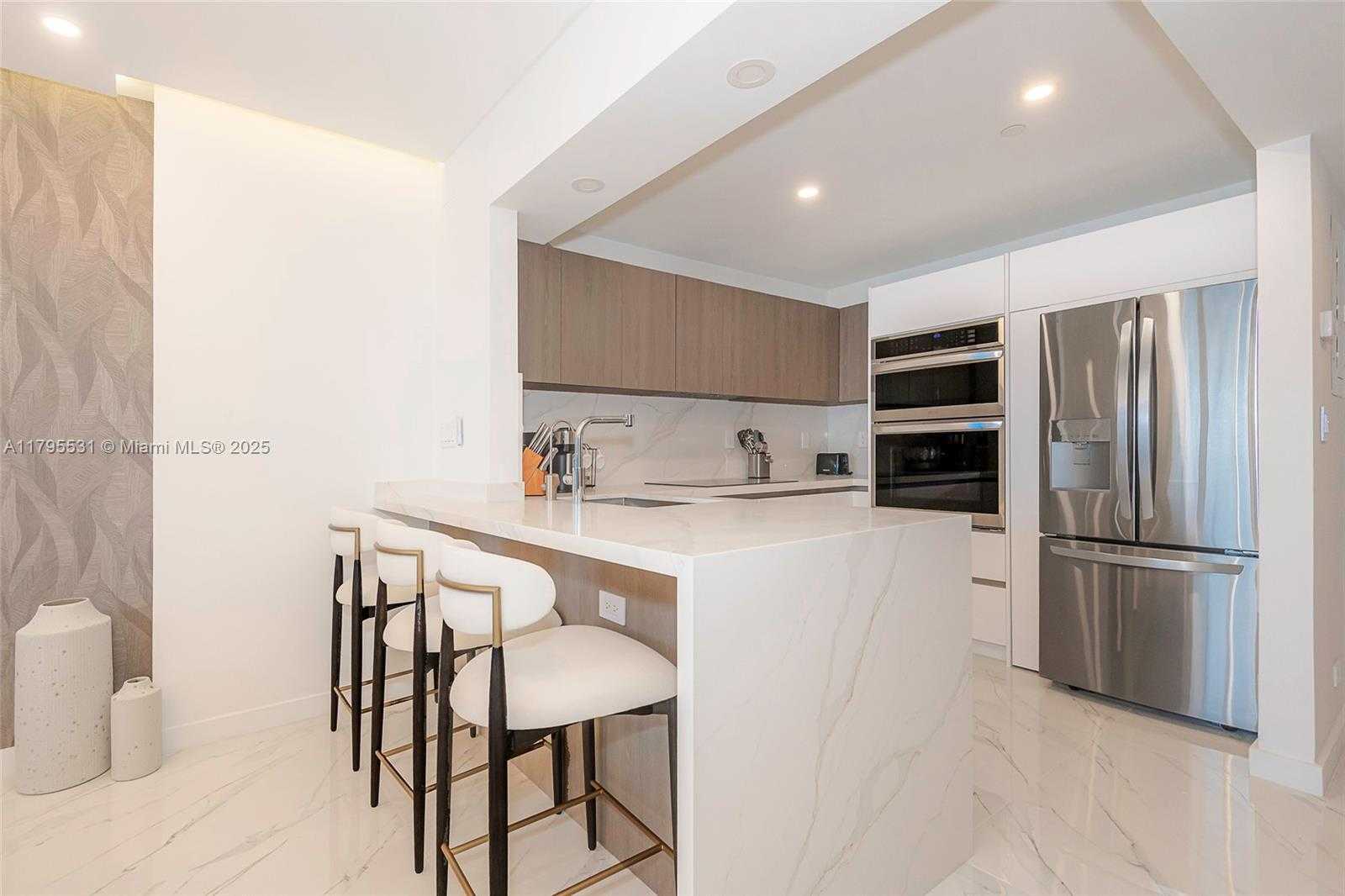 Small Image of 2301 COLLINS AVE #825, Miami Beach Number 13