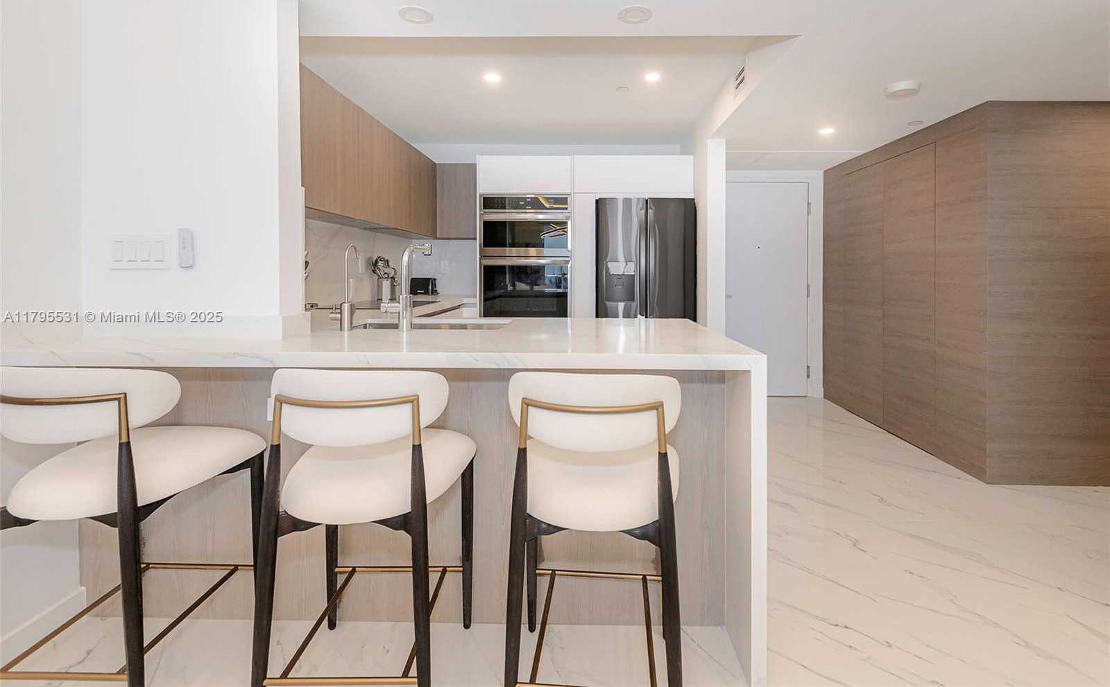 Small Image of 2301 COLLINS AVE #825, Miami Beach Number 14