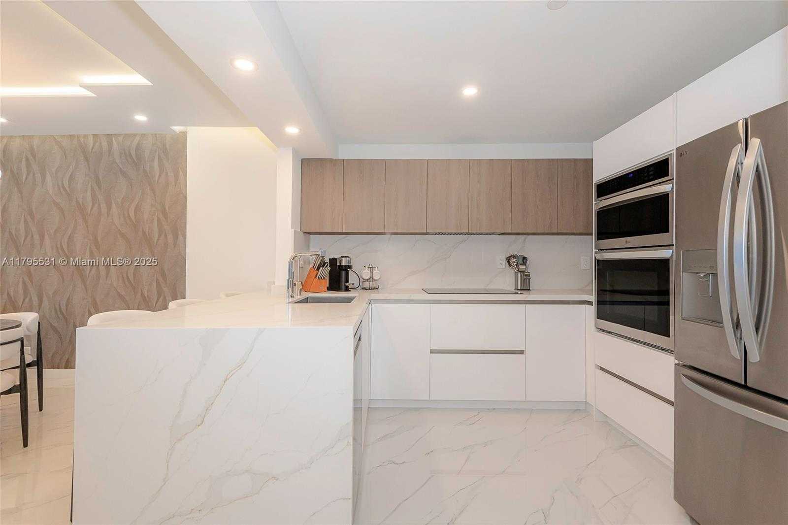 Small Image of 2301 COLLINS AVE #825, Miami Beach Number 15