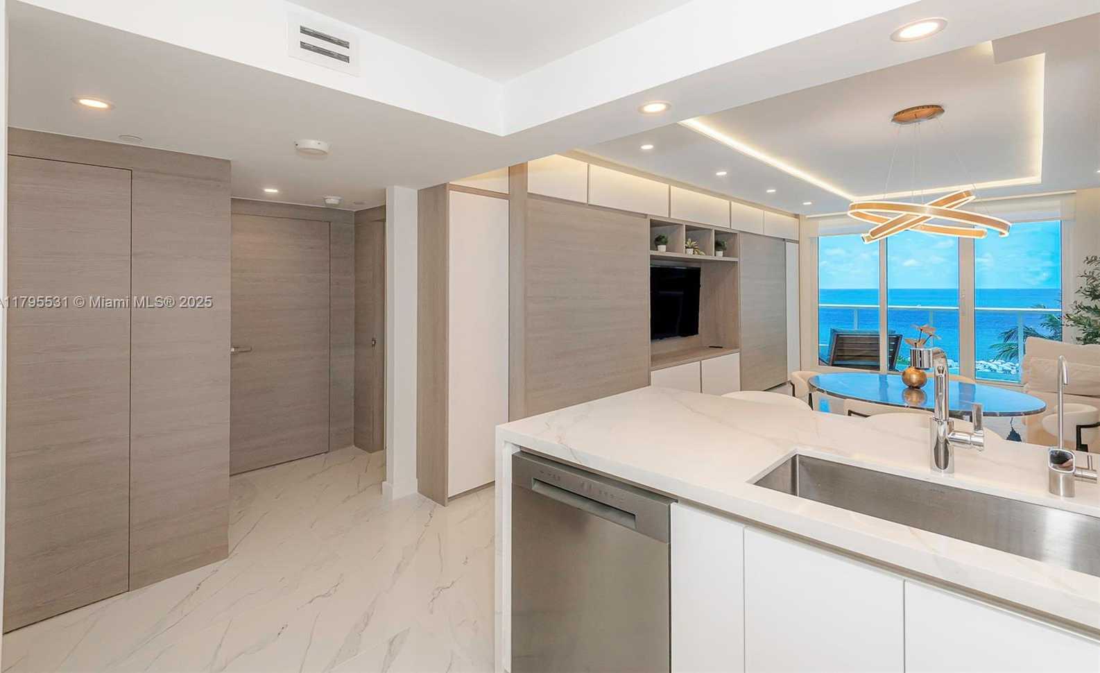 Small Image of 2301 COLLINS AVE #825, Miami Beach Number 17