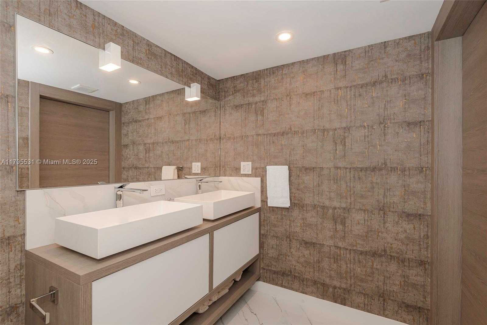Small Image of 2301 COLLINS AVE #825, Miami Beach Number 19