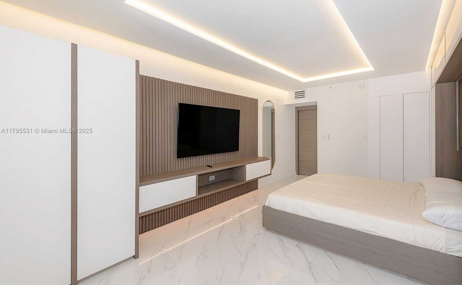 Small Image of 2301 COLLINS AVE #825, Miami Beach Number 23