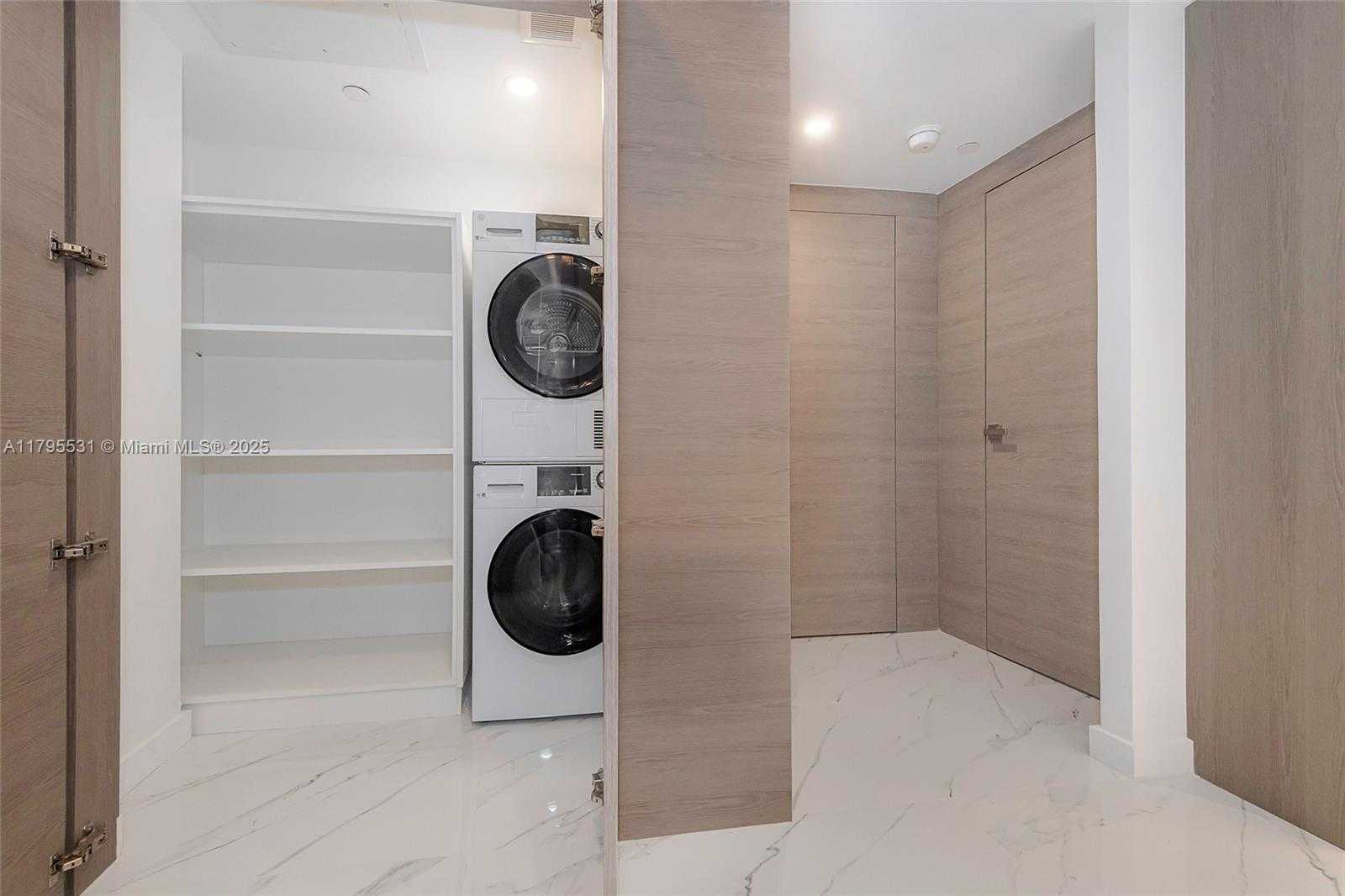 Small Image of 2301 COLLINS AVE #825, Miami Beach Number 25